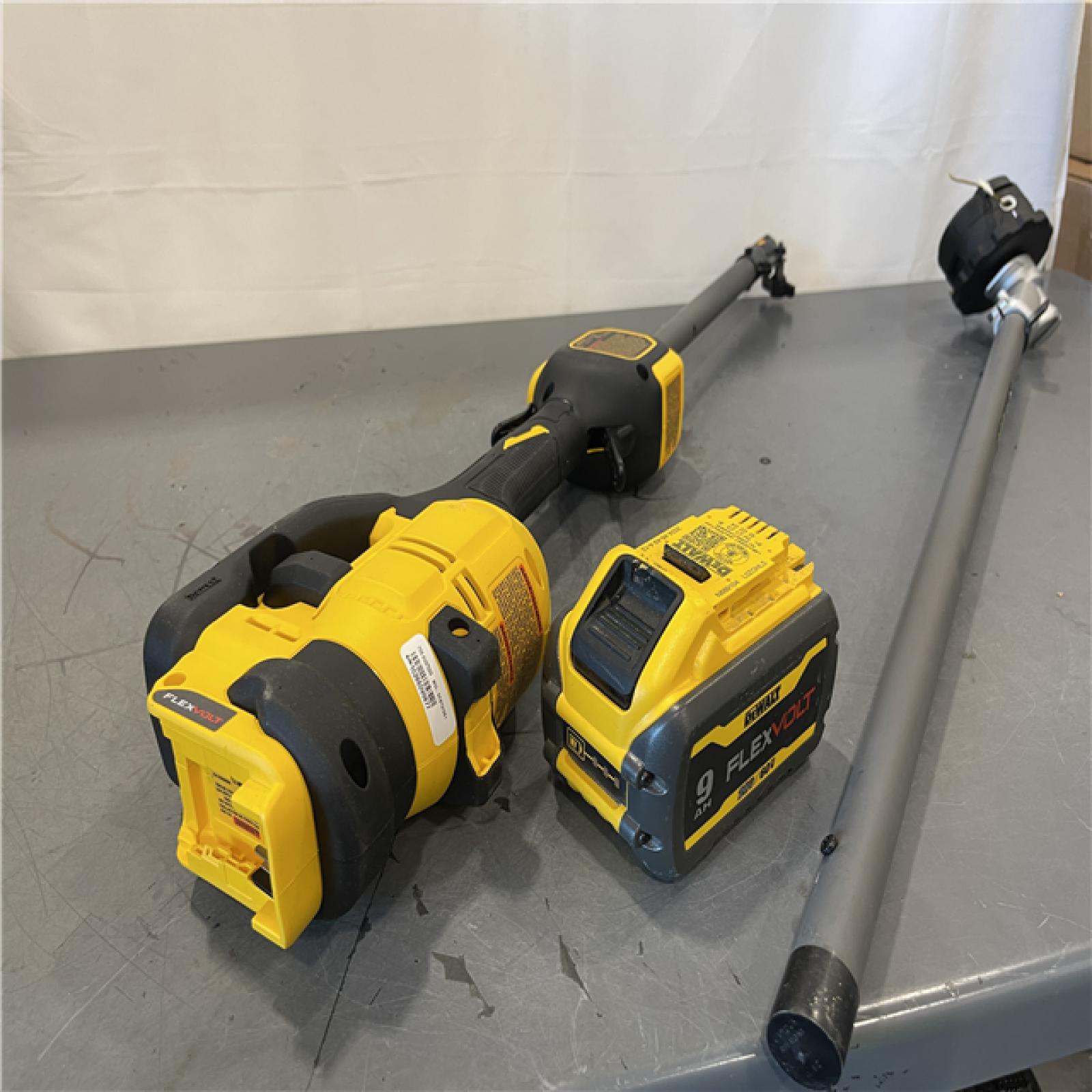 AS-IS - DEWALT FLEXVOLT 60V MAX 17 in. Cordless Battery Powered Attachment Capable Trimmer Kit