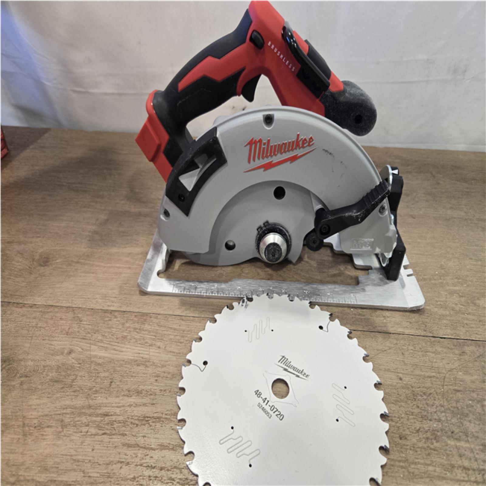 AS-IS Milwaukee 18V Lithium-Ion Brushless Cordless 7-1/4 in. Circular Saw (Tool-Only)