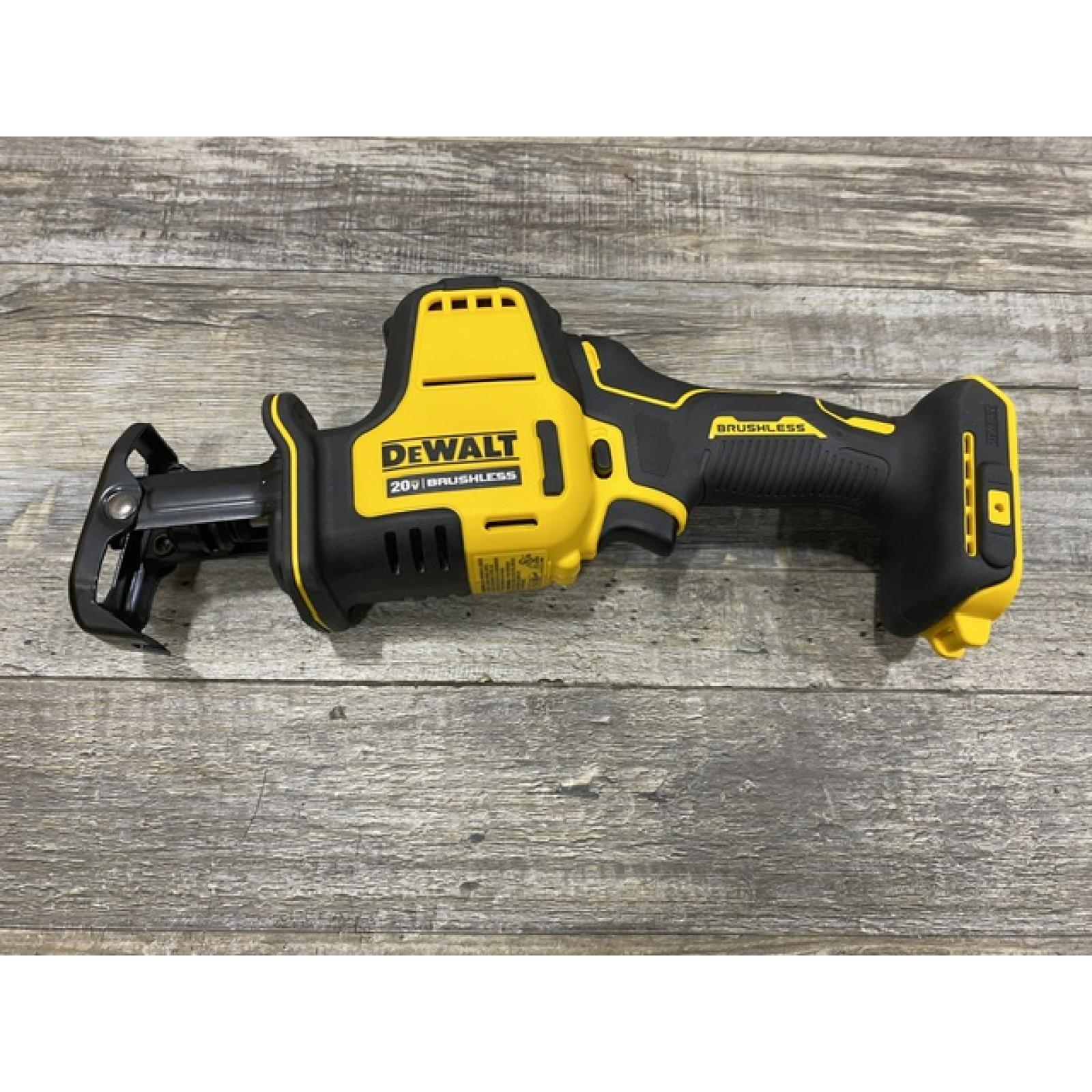 AS-IS DEWALT Atomic 20-Volt Maximum Cordless Brushless Compact Reciprocating Saw Kit