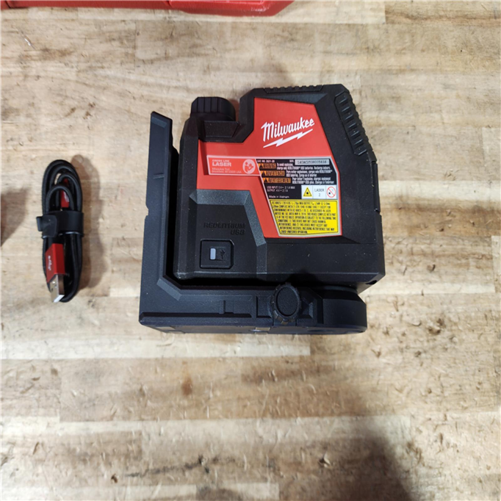 HOUSTON LOCATION - AS - IS Milwaukee 100 ft. REDLITHIUM Lithium-Ion USB Green Rechargeable Cross Line Laser Level with Charger