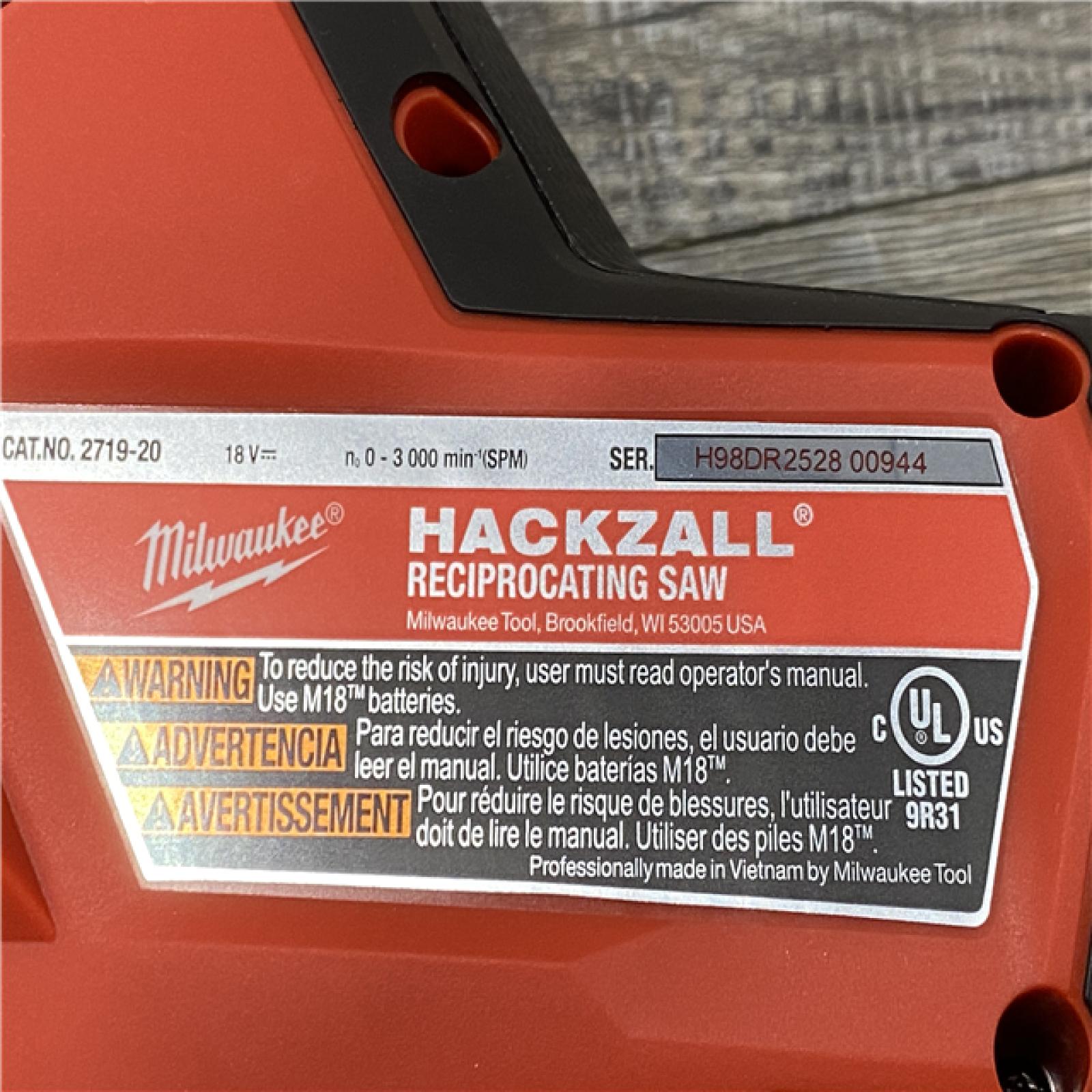 AS-IS Milwaukee FUEL 18V Lithium-Ion Brushless Cordless HACKZALL Reciprocating Saw Kit