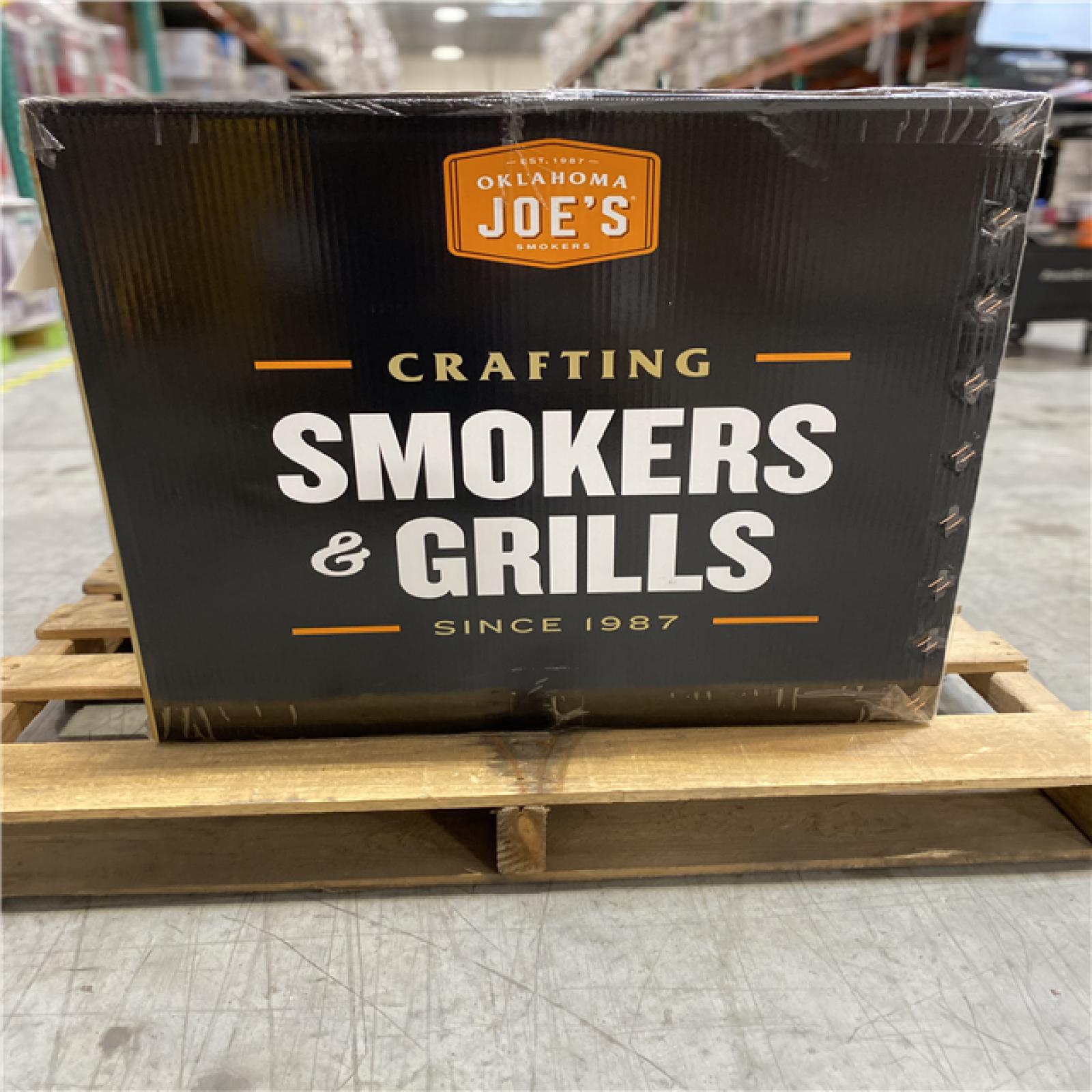 DALLAS LOCATION- NEW! Oklahoma Joe's Canyon Combo Dual Fuel 3-Burner Grill