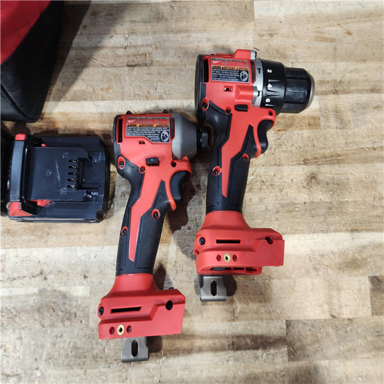 HOUSTON LOCATION - AS - IS Milwaukee 2 Tool Combo Kit W/ (2) Battery & Charger