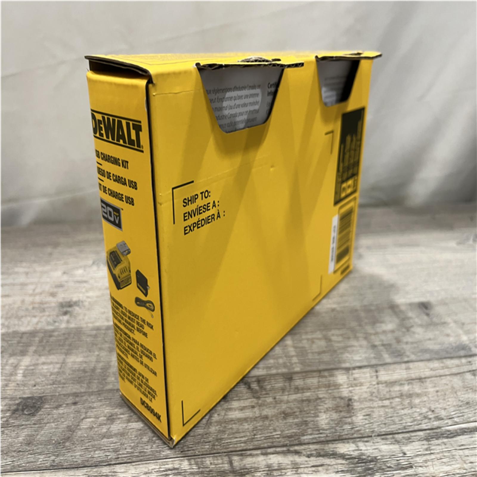 NEW - DEWALT 20V MAX Charger and USBC Adaptor Kit