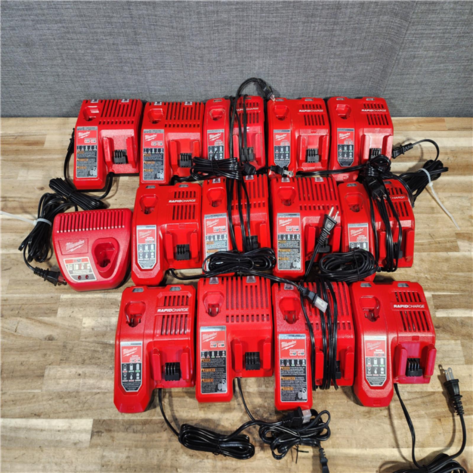 HOUSTON LOCATION - AS-IS MILWAUKEE BATTERY CHARGER PACK QTY - 14