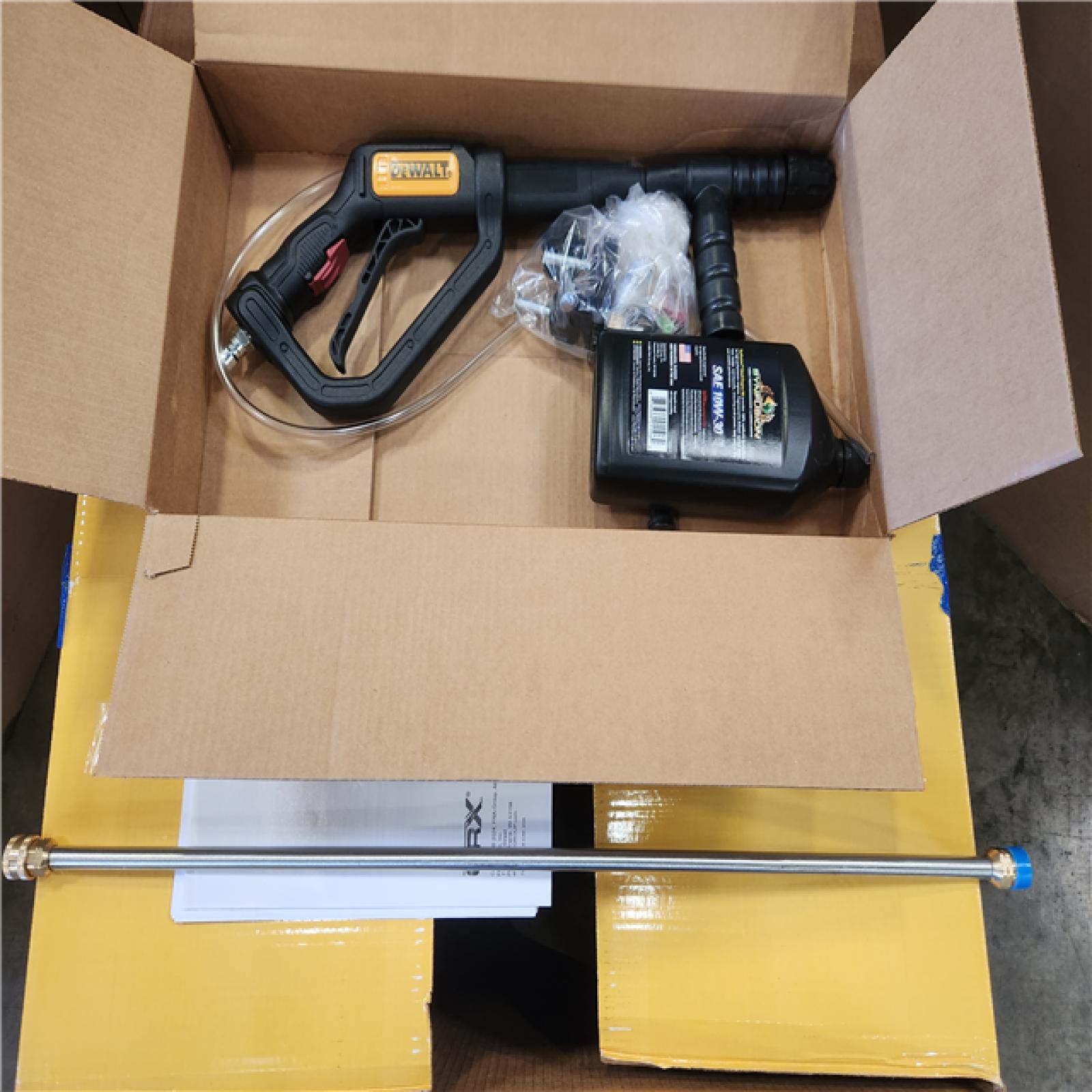 Phoenix NEW DEWALT 4400 PSI 4.0 GPM Gas Pressure Washer with 420cc Engine  Triplex Pump  Commercial Cold Water Power Washer