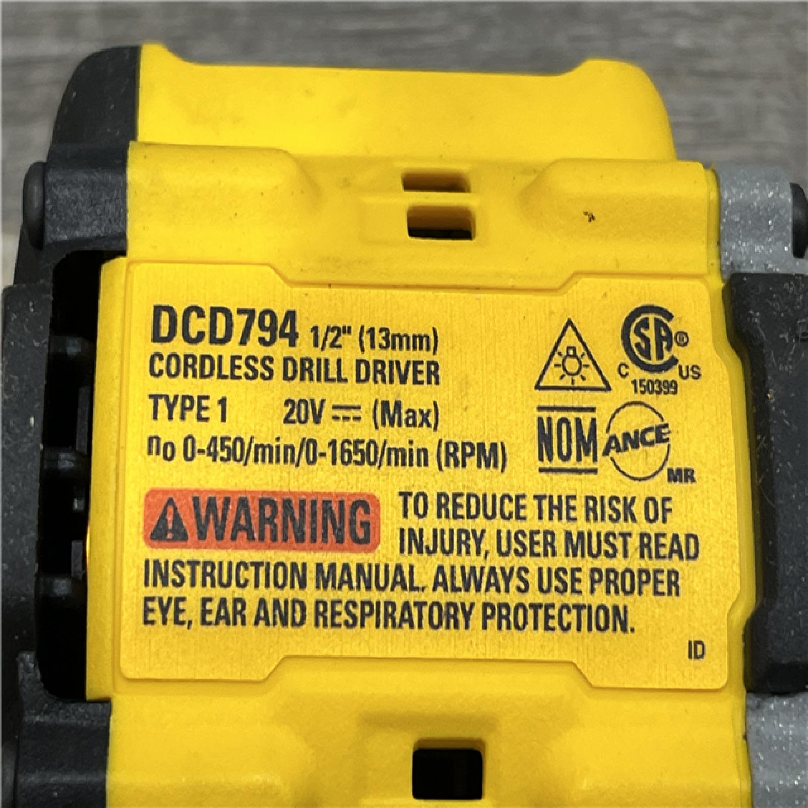 AS-IS DEWALT ATOMIC 20-Volt MAX Lithium-Ion Cordless Combo Kit