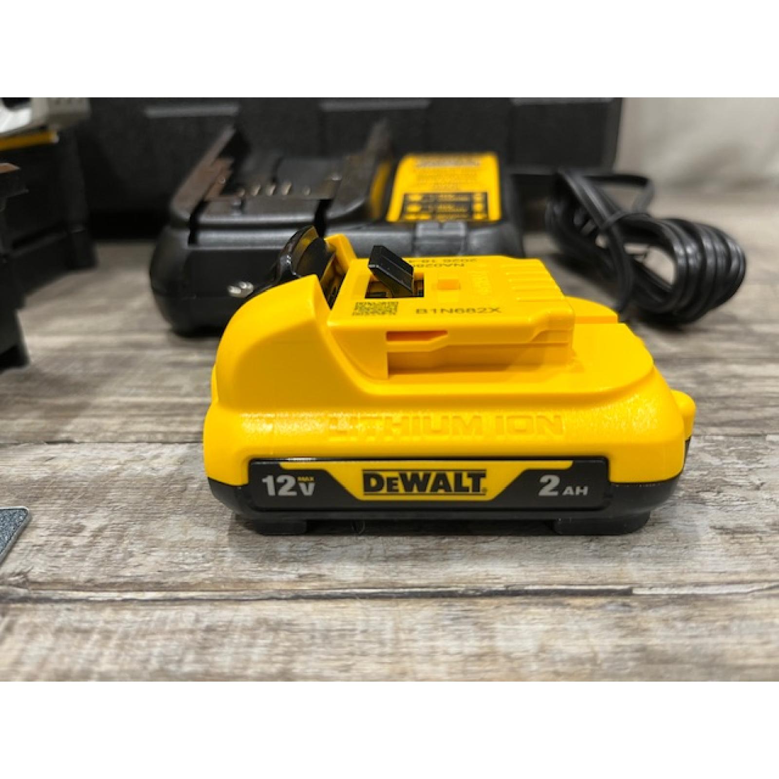 AS-IS DEWALT Pneumatic 18-Gauge 1/4 in. Crown Corded Stapler