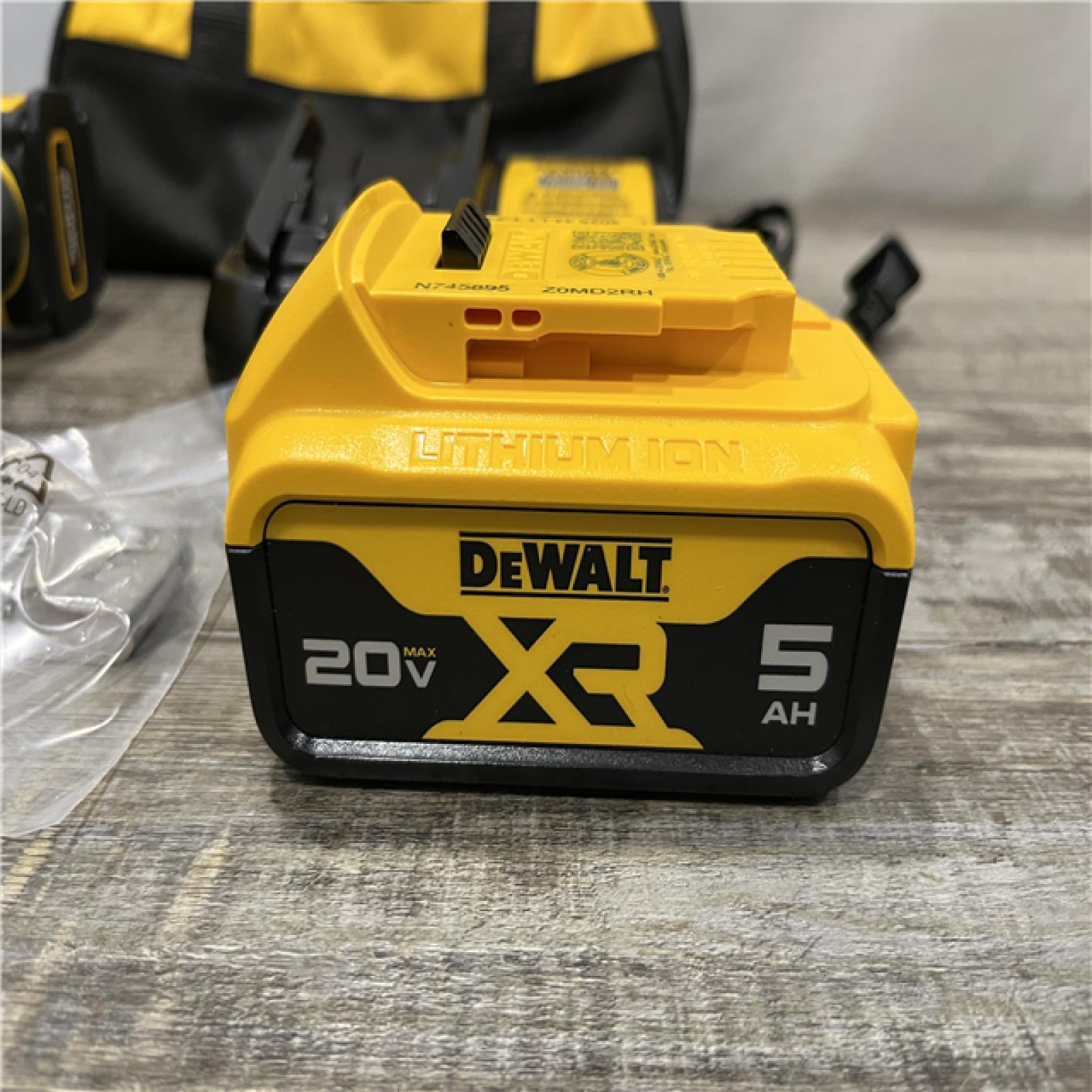 AS-IS DEWALT ATOMIC 20V MAX Lithium-Ion Cordless 1/4 in. Brushless Impact Driver Kit