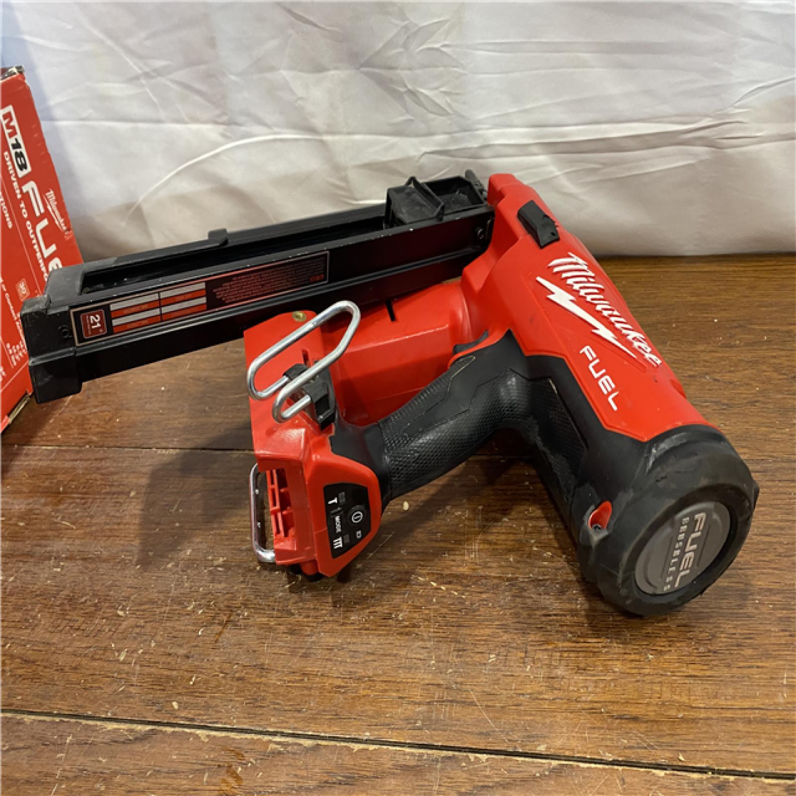 AS-IS Milwaukee 2744-20 M18 FUEL 3-1/2 in. 18-Volt 21-Degree Lithium-Ion Brushless Cordless Framing Nailer (Tool-Only)