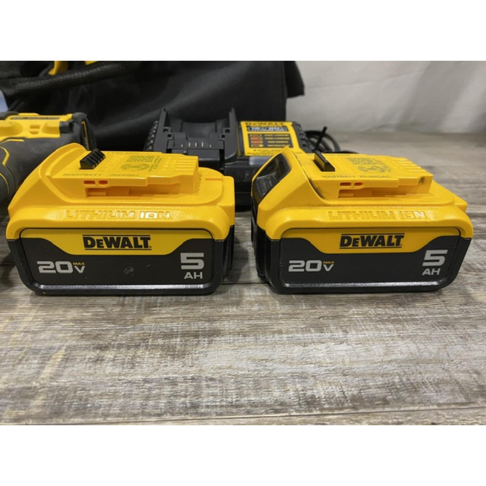 AS-IS DEWALT ATOMIC 20V MAX Lithium-Ion Cordless Brushless 1/2 in. Impact Wrench Kit