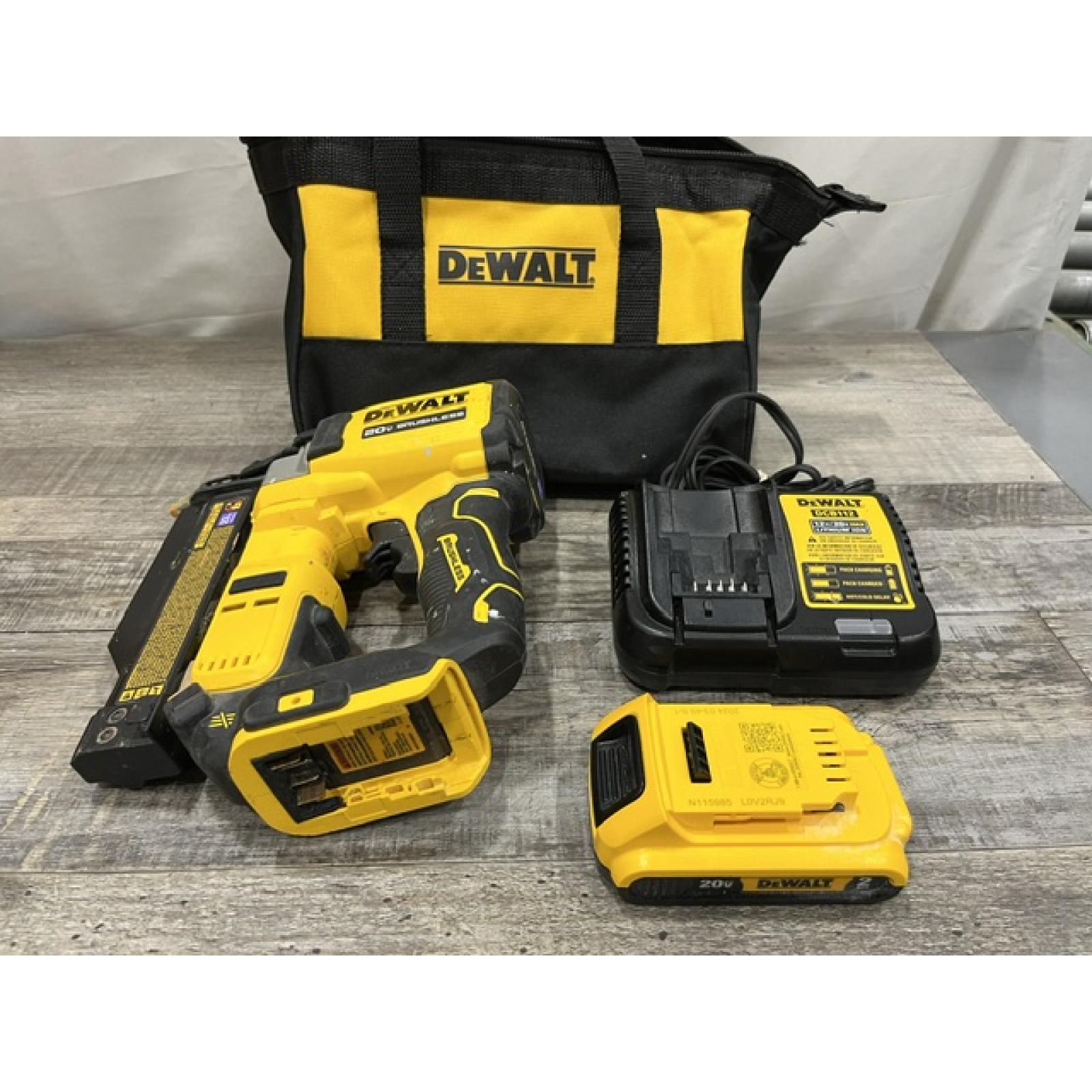 AS-IS DEWALT ATOMIC 20V MAX Lithium Ion Cordless 23 Gauge Pin Nailer Kit