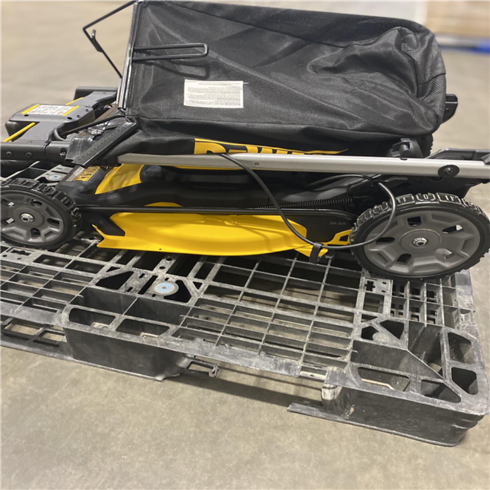 As-Is- 2x20V MAX 21 in. Cordless Battery Powered Push Lawn Mower Kit with (2) 10 Ah Batteries and Chargers