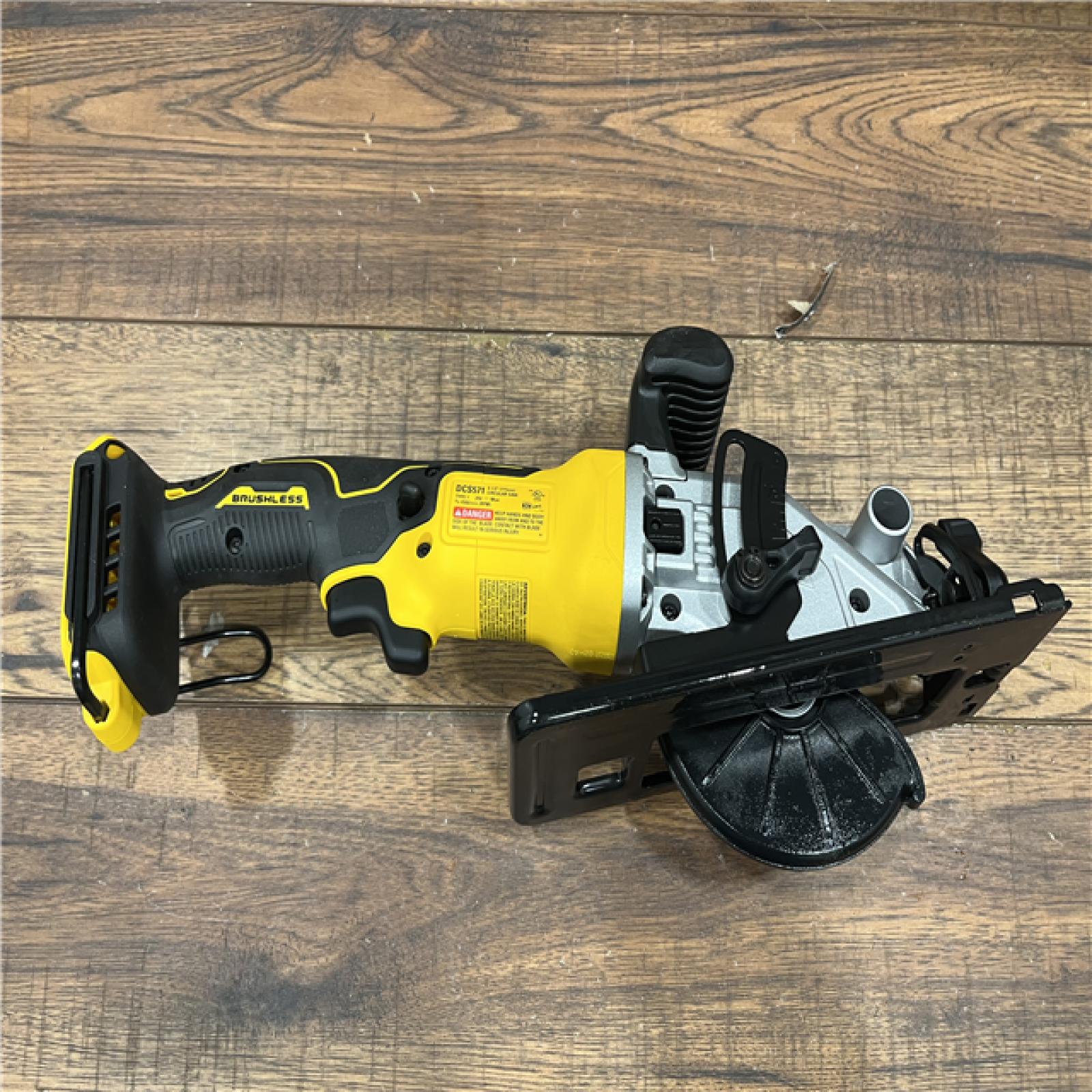 AS-IS DeWalt 20V MAX ATOMIC with POWERSTACK 4-1/2 in. Cordless Brushless Circular Saw Kit (Battery & Charg