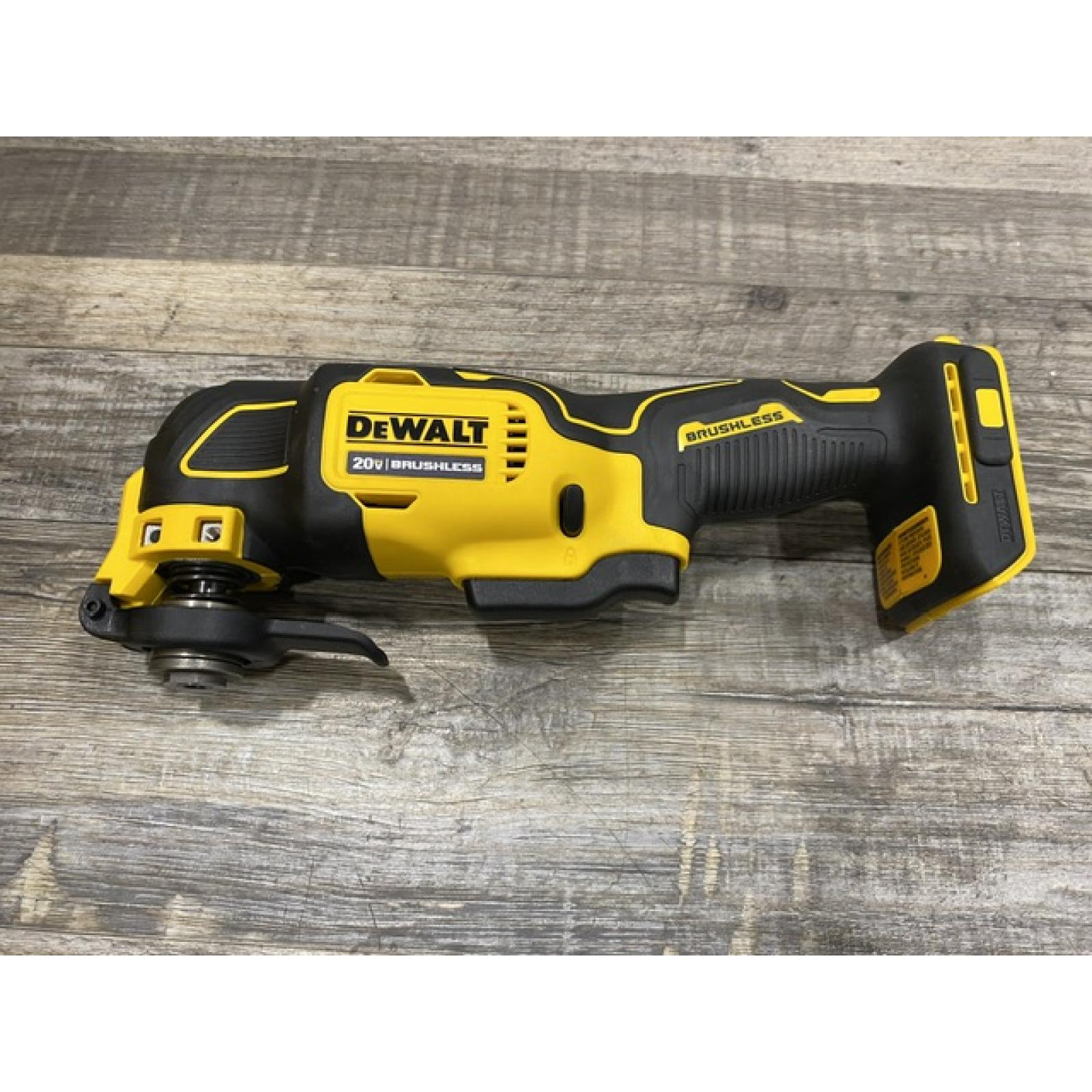 AS-IS DEWALT ATOMIC 20V MAX Cordless Brushless Oscillating Multi Tool Kit