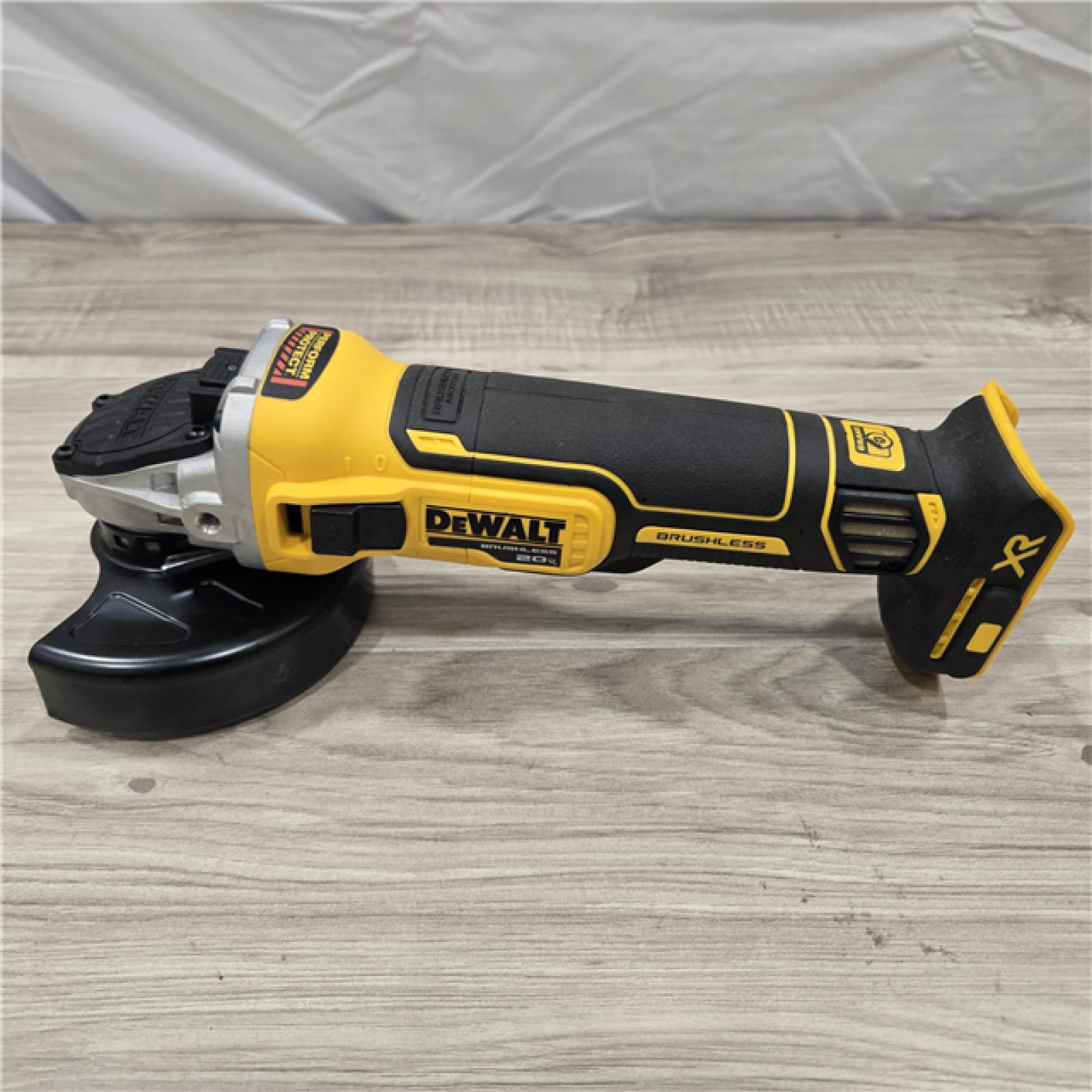 LIKE NEW! - DeWalt DCG405B 20V Max XR Small Angle Grinder (Tool Only)
