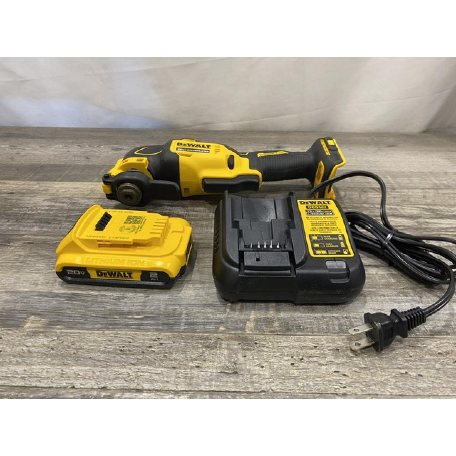 AS-IS DEWALT ATOMIC 20V MAX Cordless Brushless Oscillating Multi Tool Kit