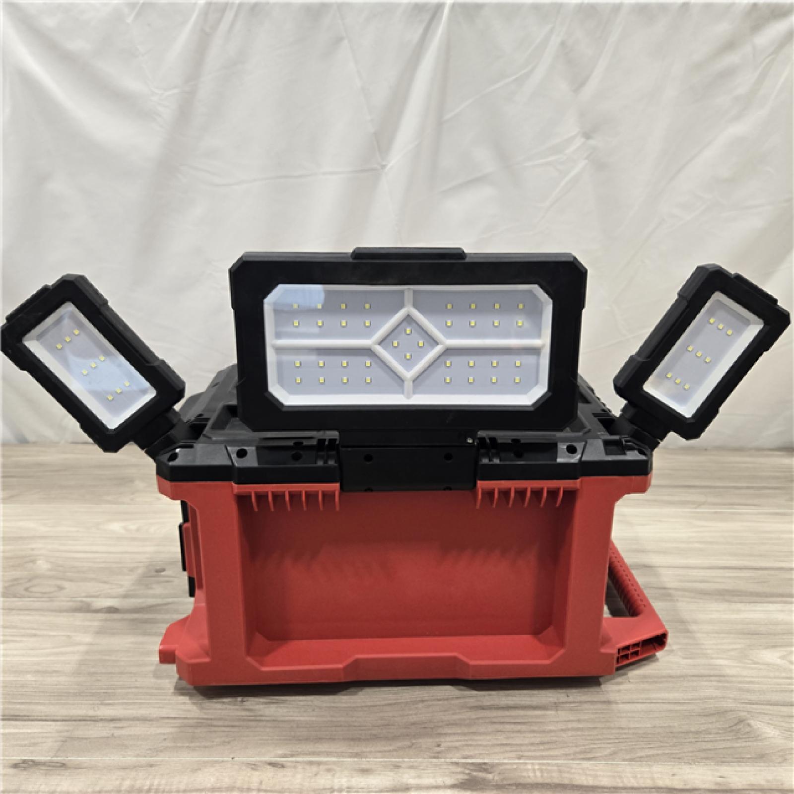 AS-IS Milwaukee M18 PACKOUT Light/Charger