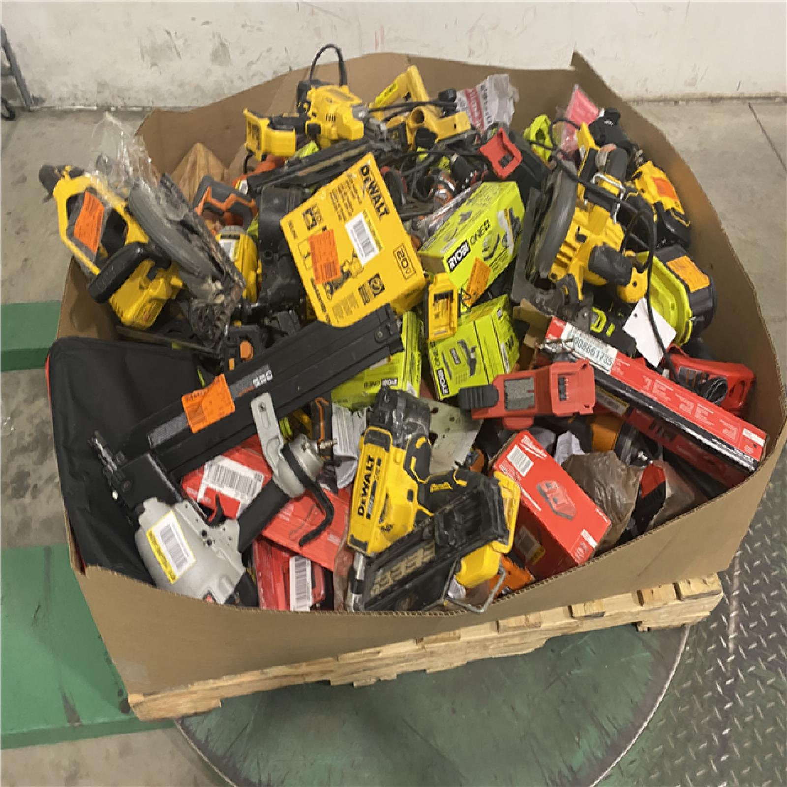 Dallas Location - As-Is Tool Pallet