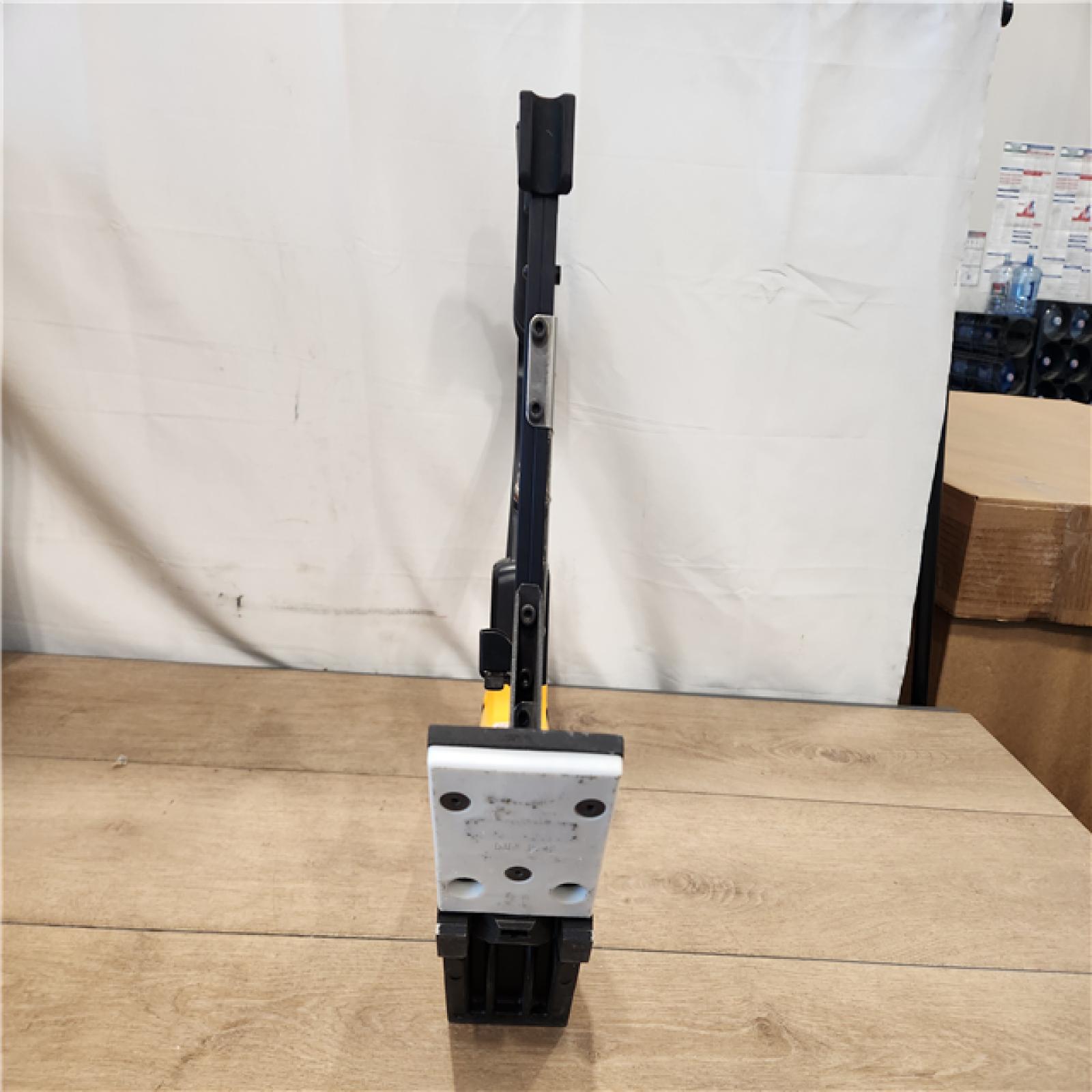 AS-IS- DEWALT 2-in-1 Pneumatic 15.5-Gauge and 16-Gauge Flooring Tool