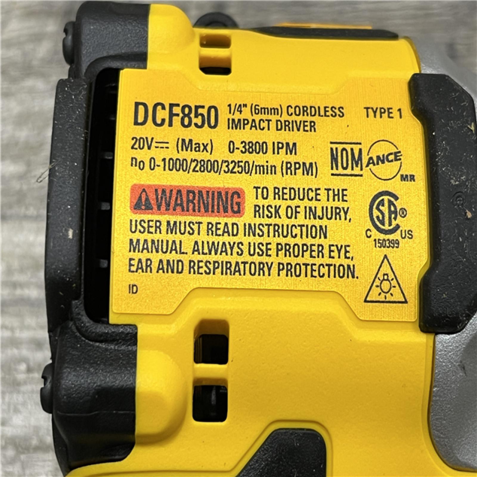 AS-IS DEWALT ATOMIC 20V MAX Lithium-Ion Cordless 1/4 in. Brushless Impact Driver Kit
