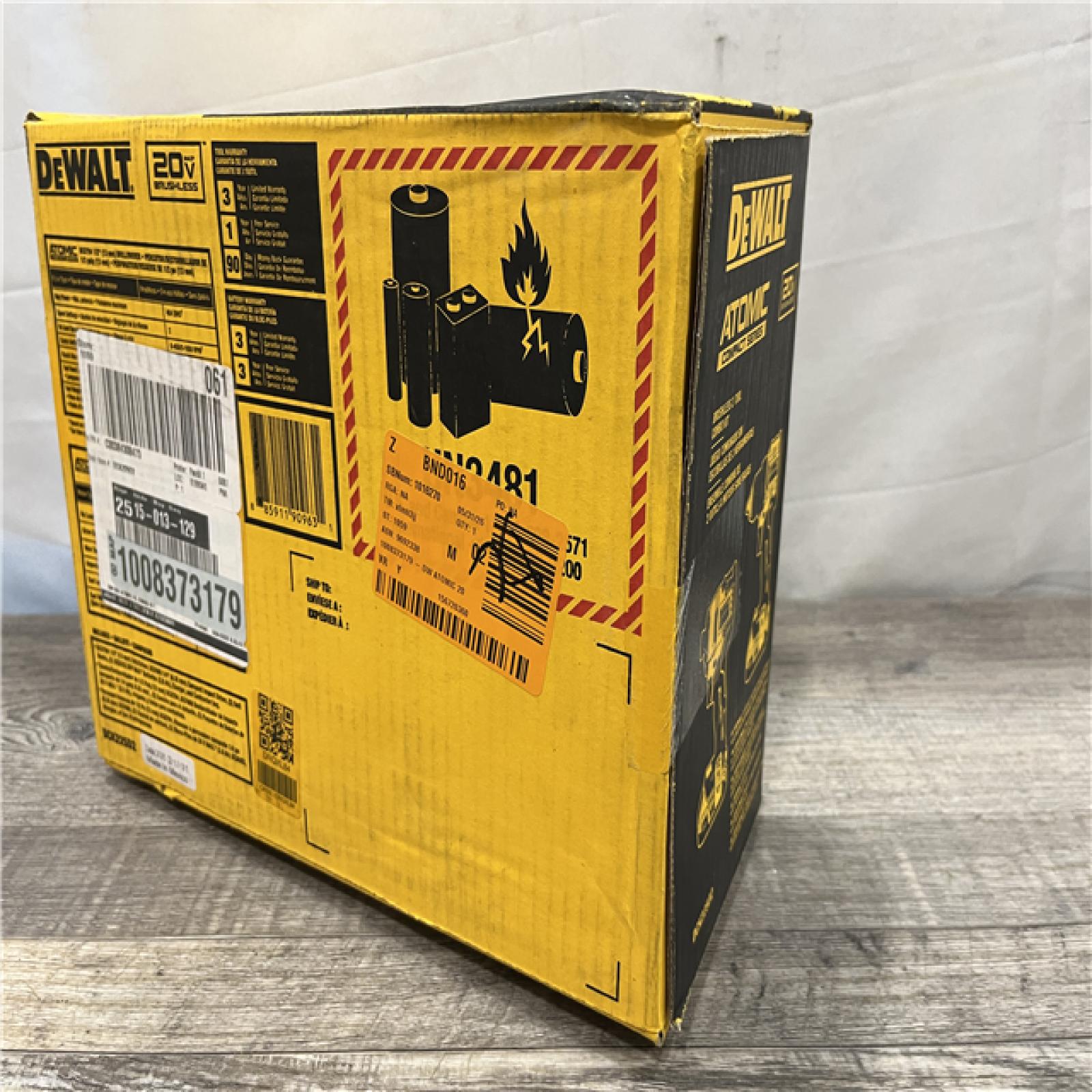 NEW - DEWALT ATOMIC 20-Volt MAX Lithium-Ion Cordless Combo Kit