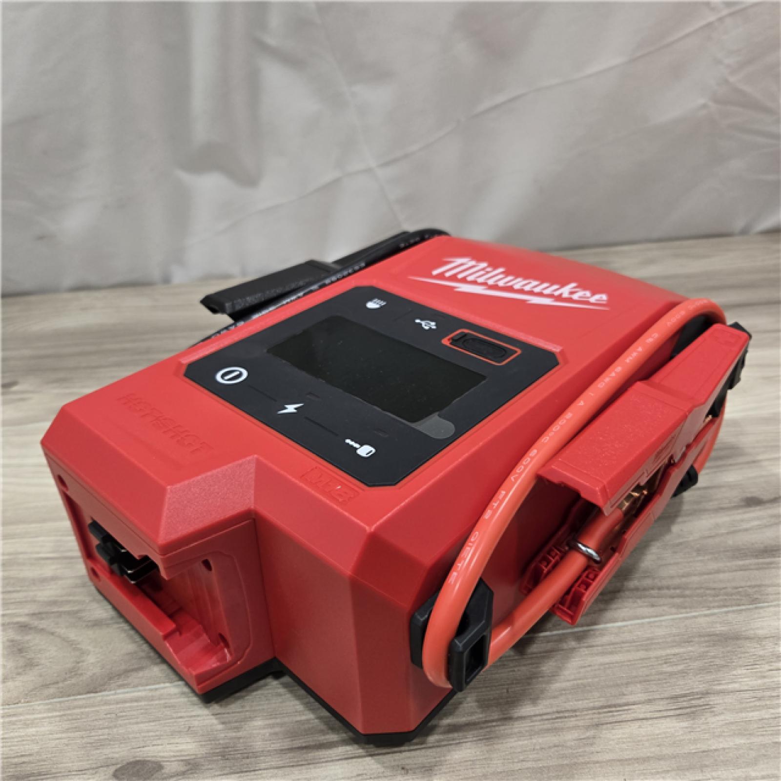 AS-IS Milwaukee M18 18V Cordless 2000 Peak Amp HOTSHOT Jump Starter (Tool-Only)