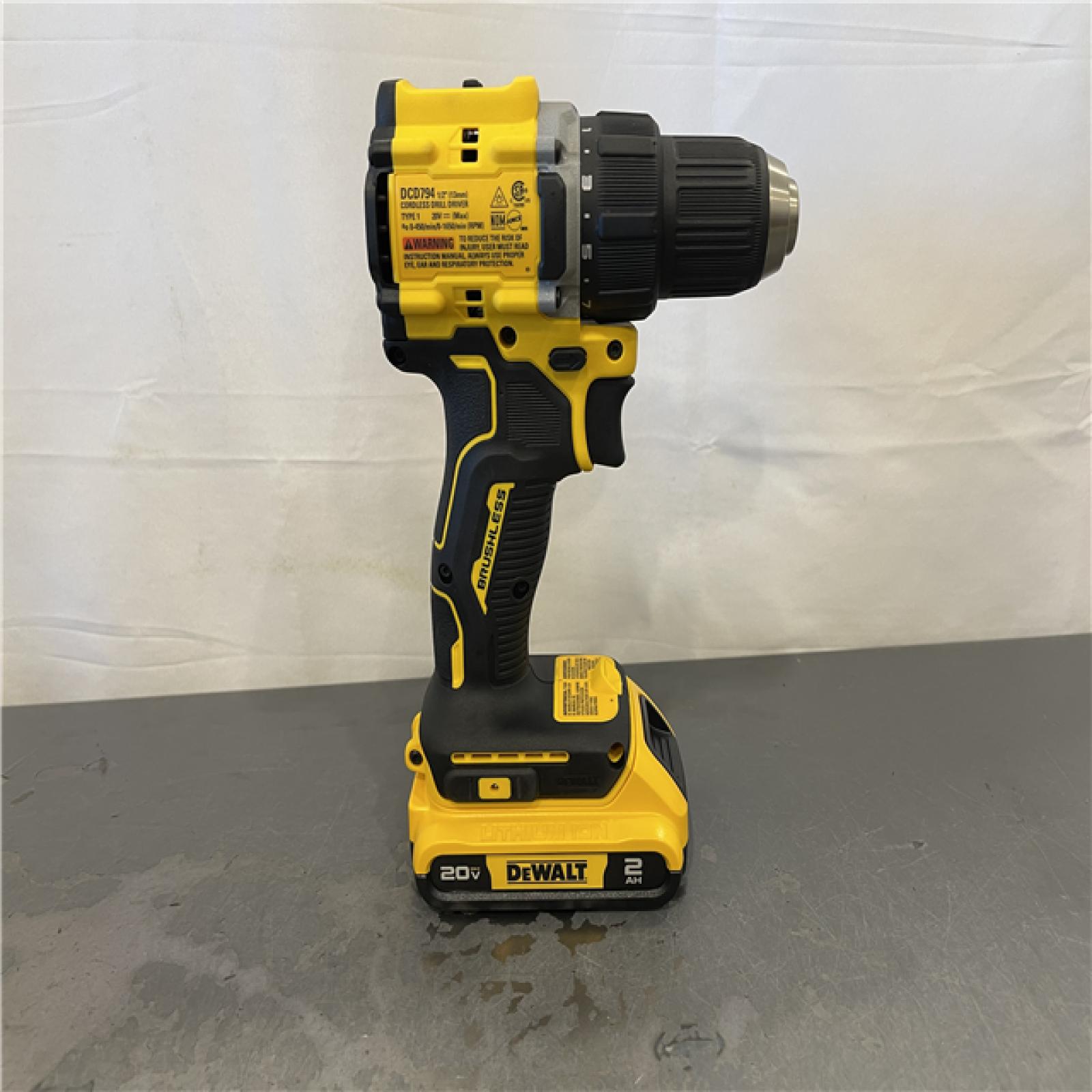 AS-IS - DeWalt ATOMIC COMPACT SERIESâ„¢ 20V MAX* Brushless Cordless 1/2 in. Drill/Driver