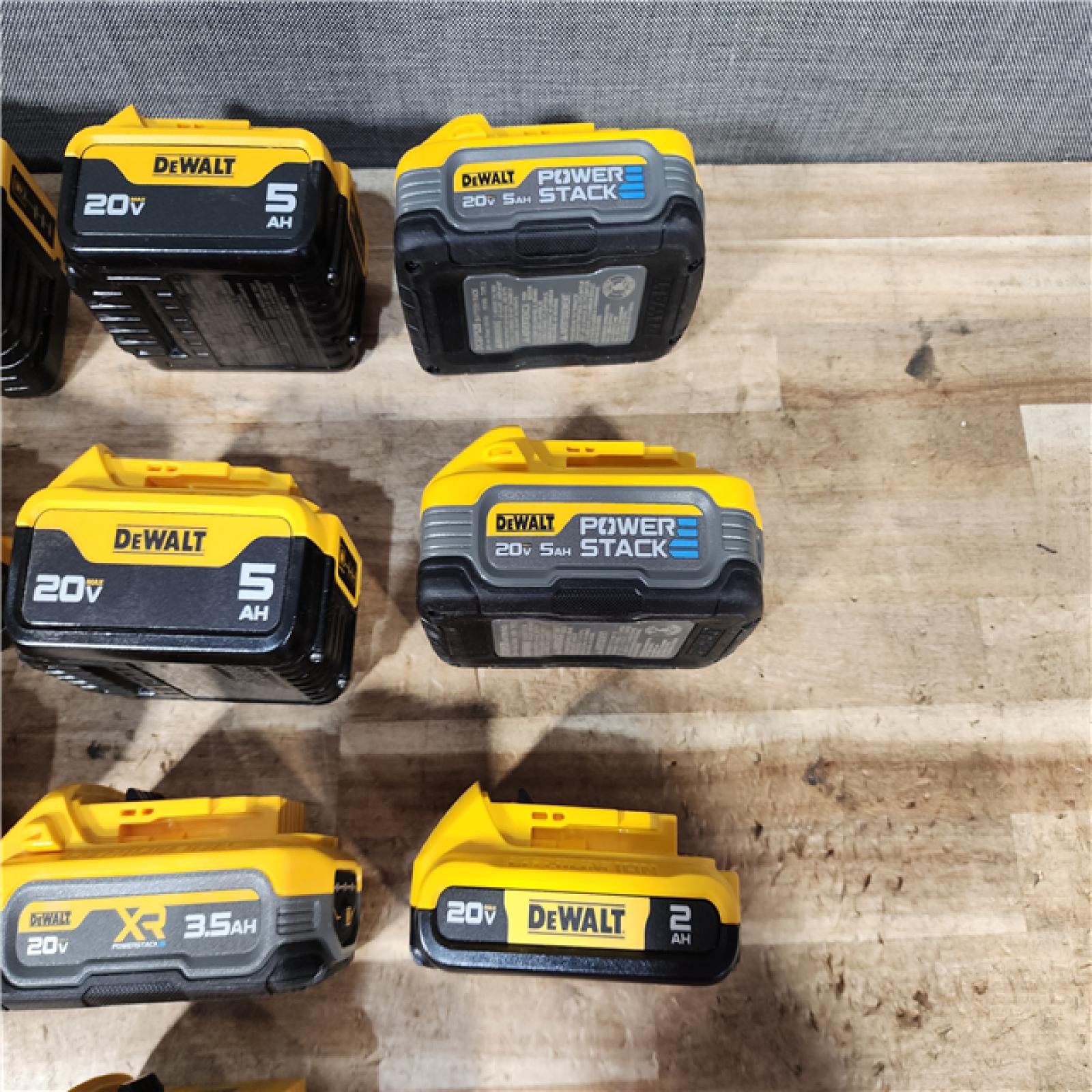 HOUSTON LOCATION - AS - IS DEWALT BATTERY PACK QTY - 10