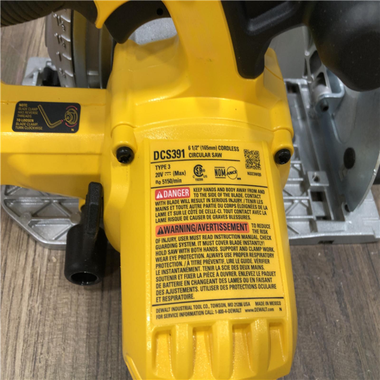 AS-IS DEWALT 20V MAX Cordless 6.5 in. Sidewinder Style Circular Saw (Tool Only)