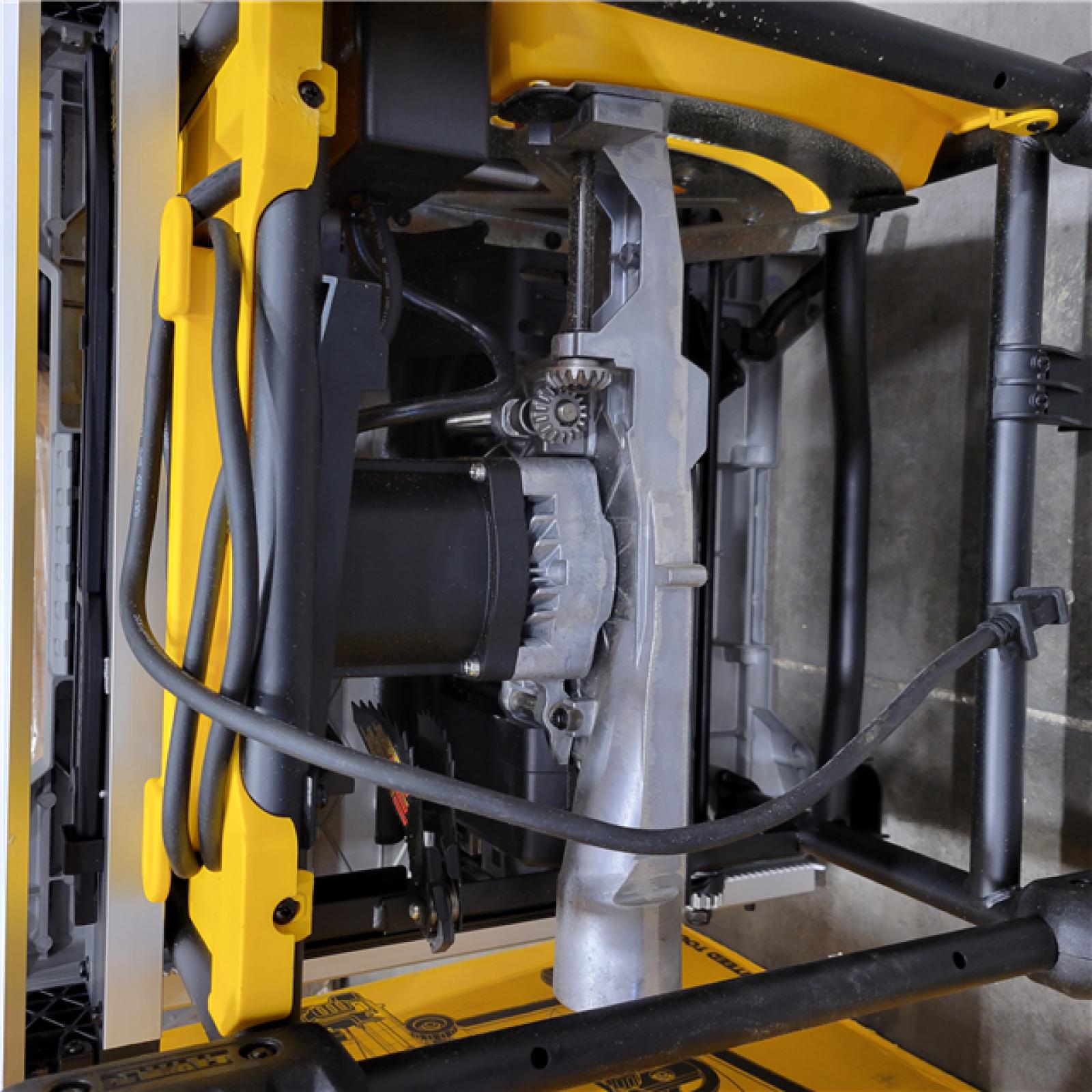 AS-IS Dewalt 8-1/4 Compact Jobsite Table Saw