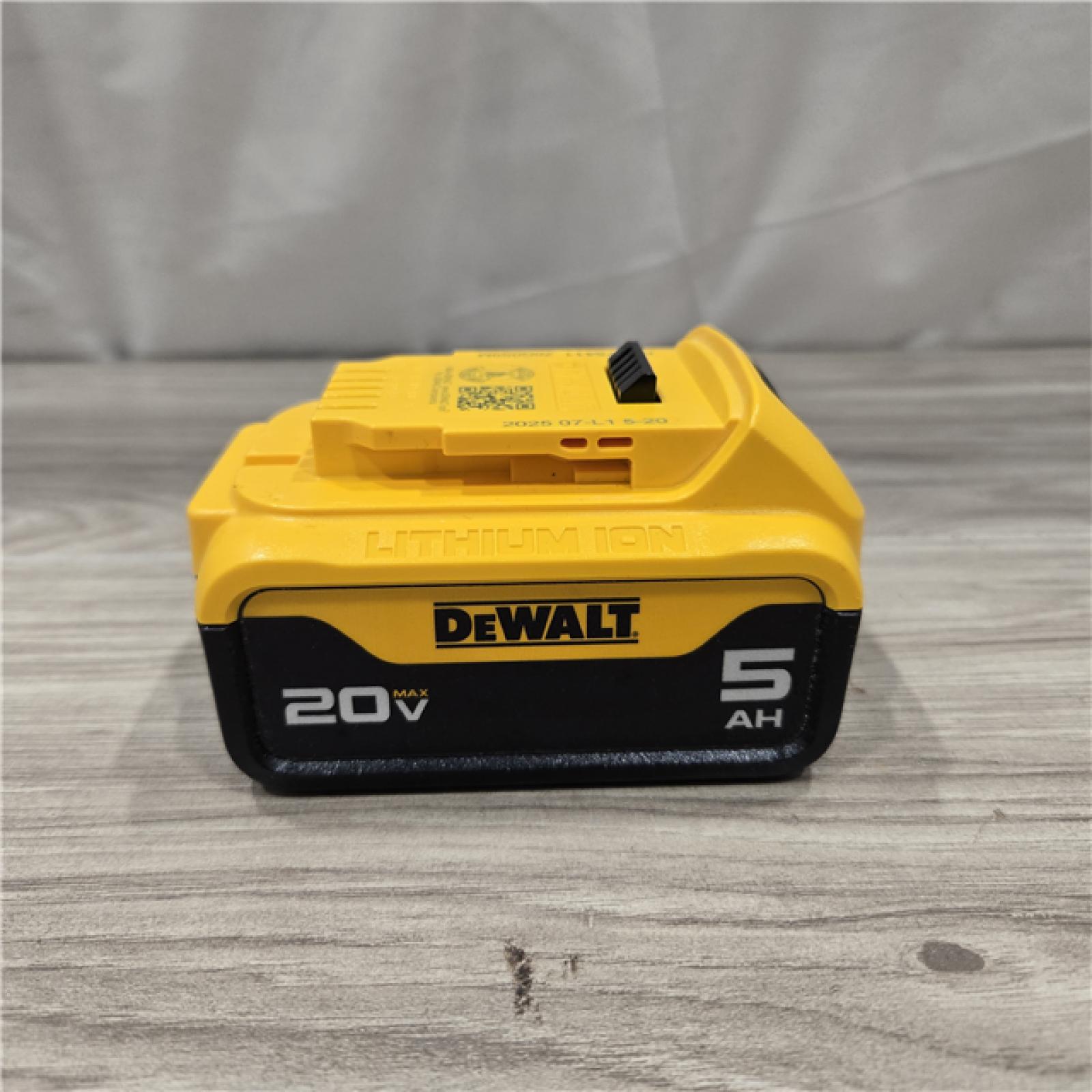 AS-IS DEWALT 20-Volt Maximum XR 5.0 Ah Battery and Charger Kit