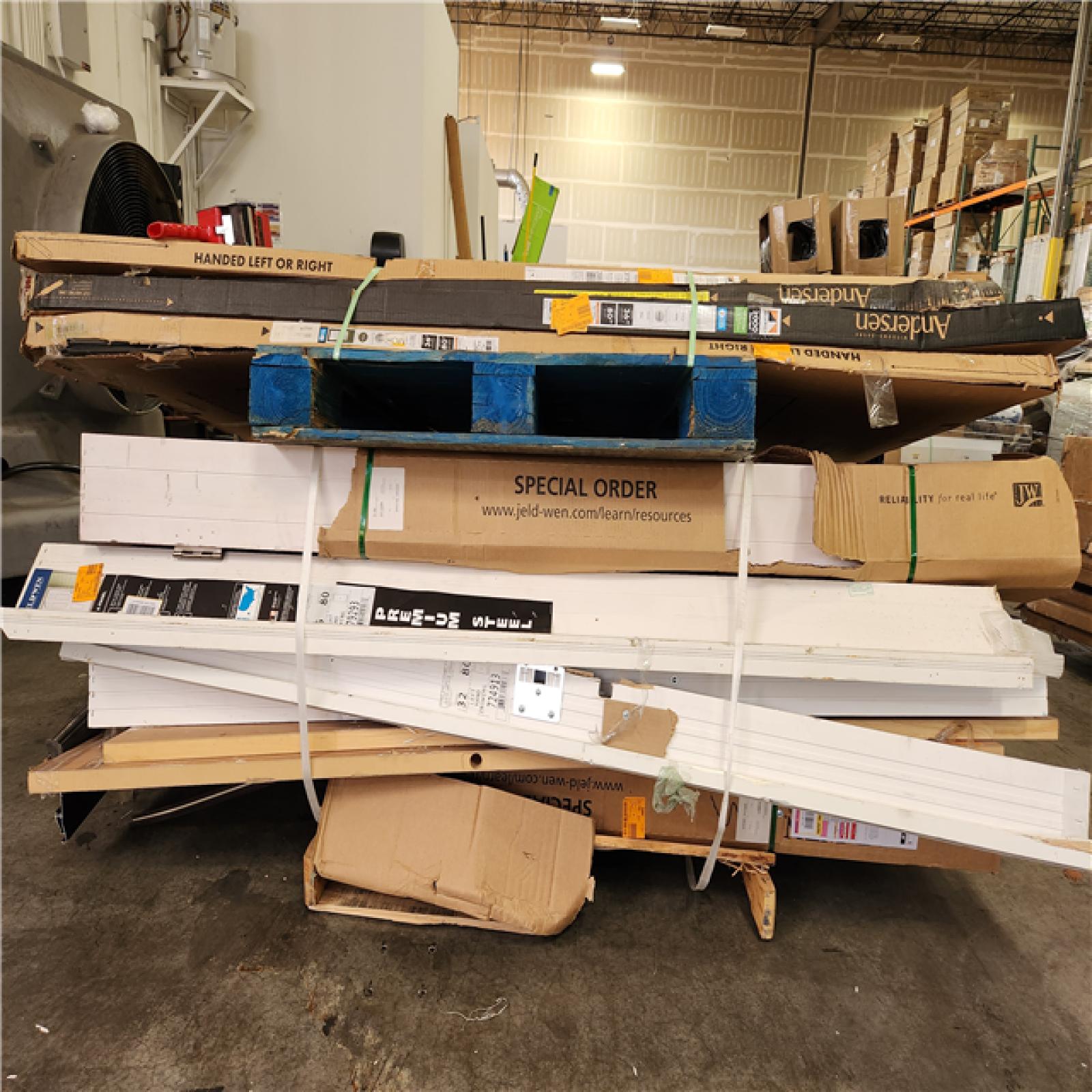 Phoenix Location AS-IS Door and Screen Pallet
