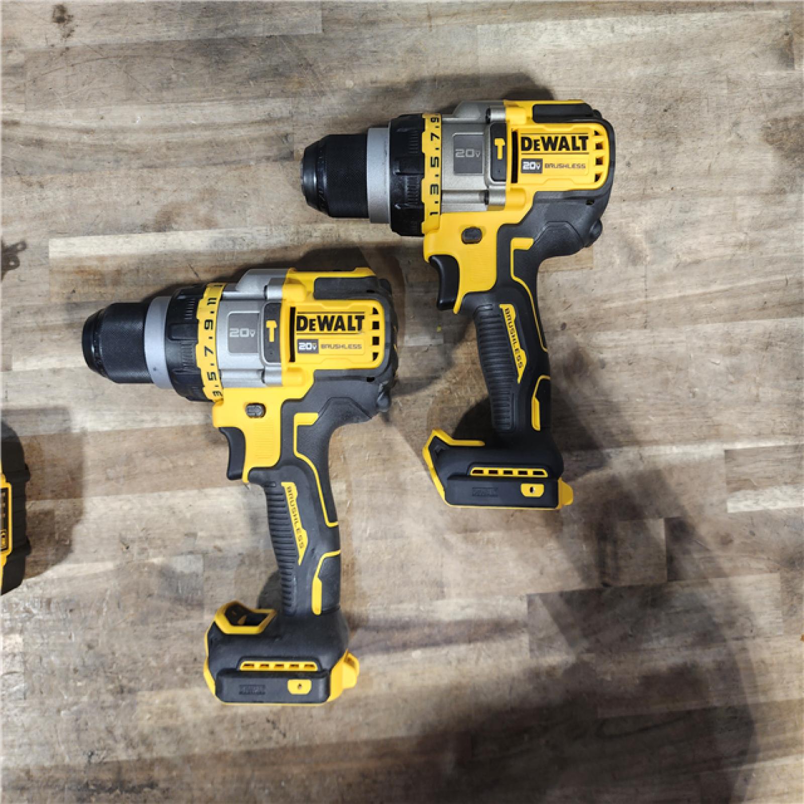 HOUSTON LOCATION - AS-IS DEWALT 2 TOOL COMBO KIT W/ (2) BATTERY & CHARGER