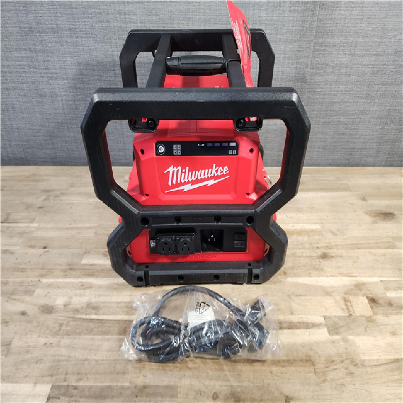 HOUSTON LOCATION - AS-IS Milwaukee M18 Cordless 3600-Watt/1800-Watt Battery Powered Power Supply (Tool Only)