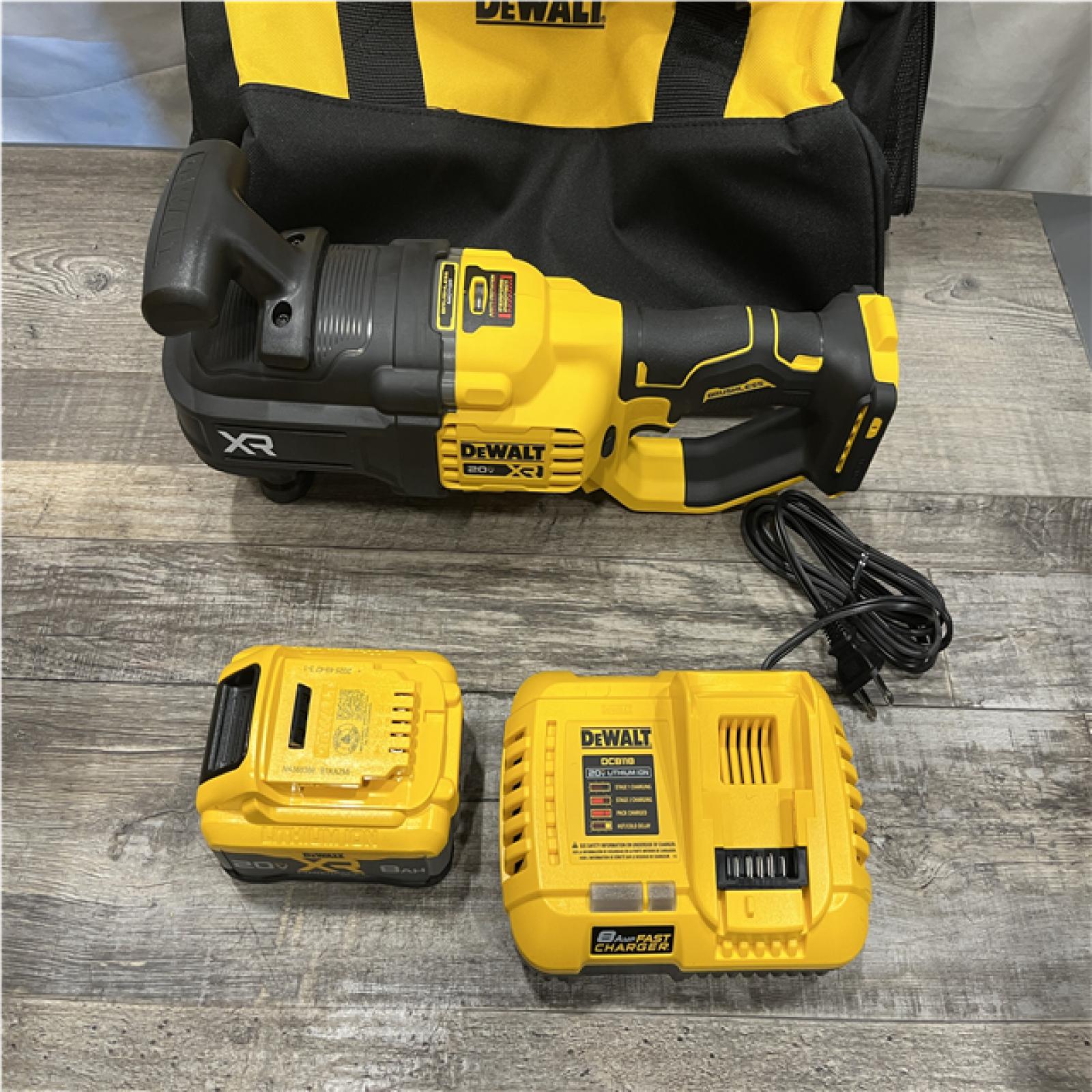 AS-IS DEWALT 20V MAX XR Lithium-Ion Brushless Cordless 7/16 in. Compact Stud & Joist Drill Kit