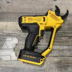 AS-IS DEWALT 20V MAX Cordless Battery Powered Pruner Kit
