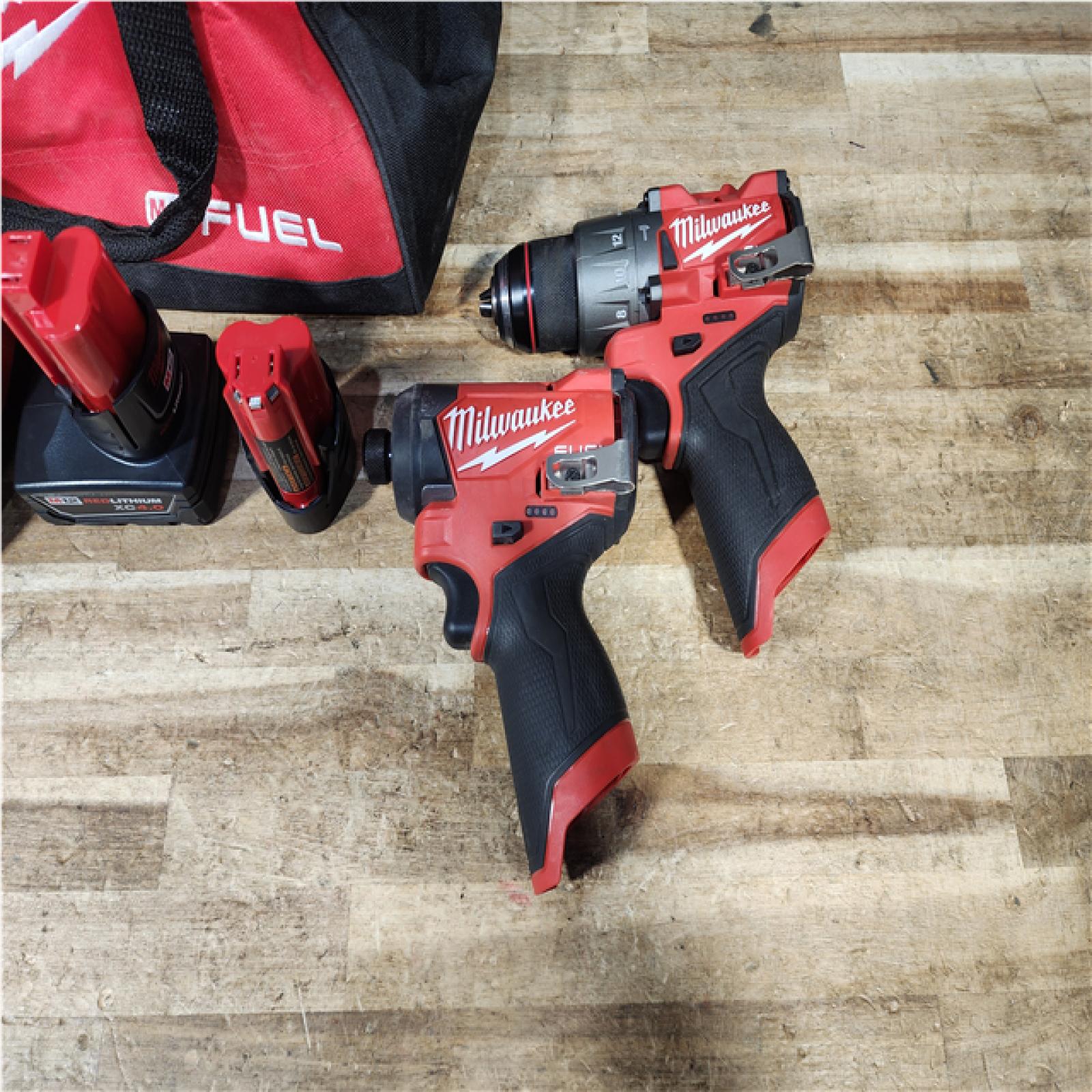 HOUSTON LOCATION - AS - IS Milwaukee 2 Tool Combo Kit W/ (2) Battery & Charger