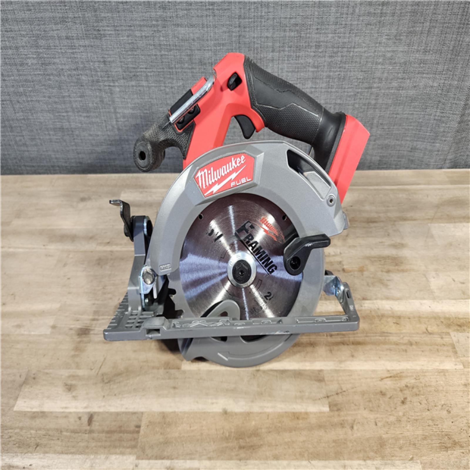 HOUSTON LOCATION - AS-IS MILWAUKEE 2 TOOL COMBO