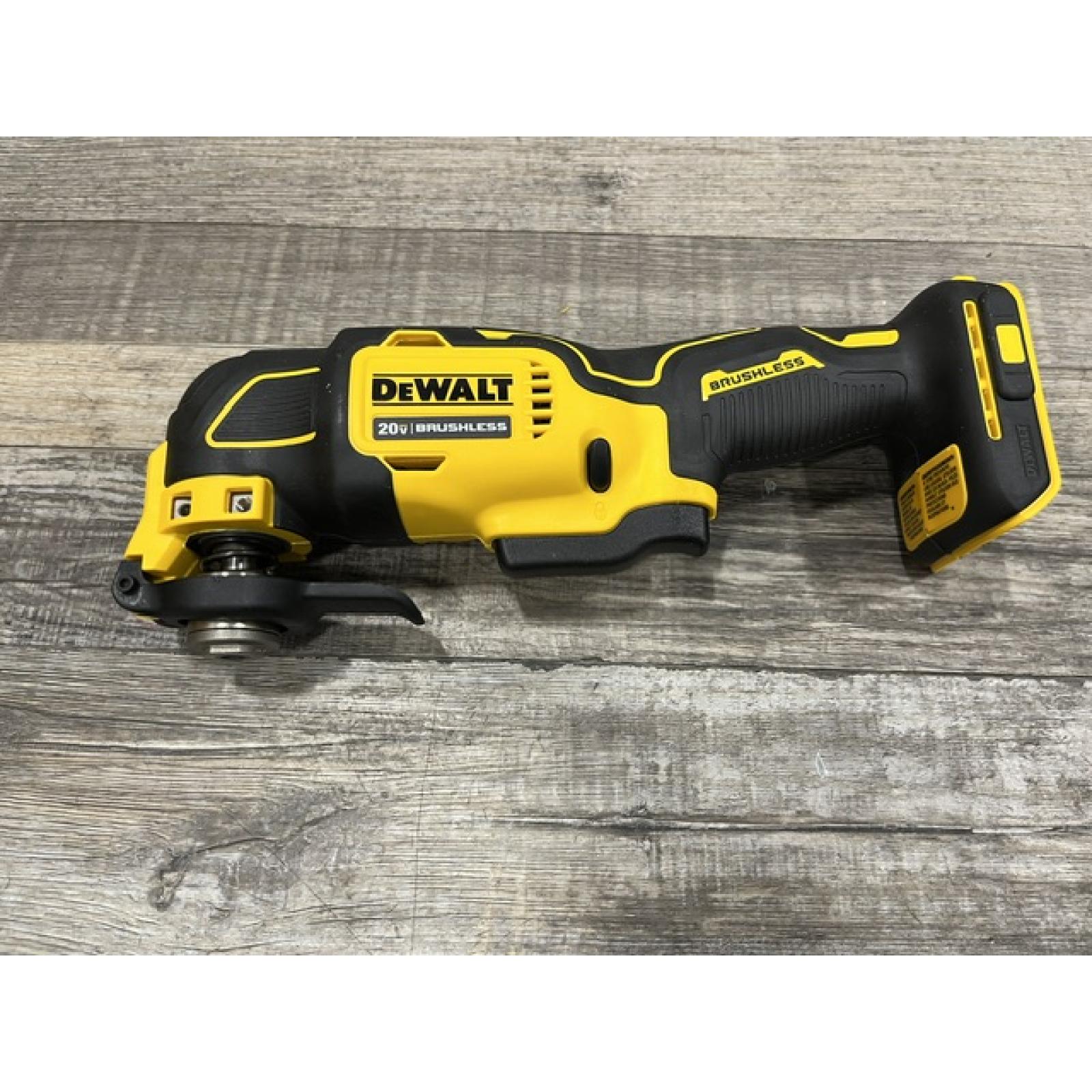 AS-IS DEWALT ATOMIC 20V MAX Lithium-Ion Cordless Brushless Oscillating Tool Kit