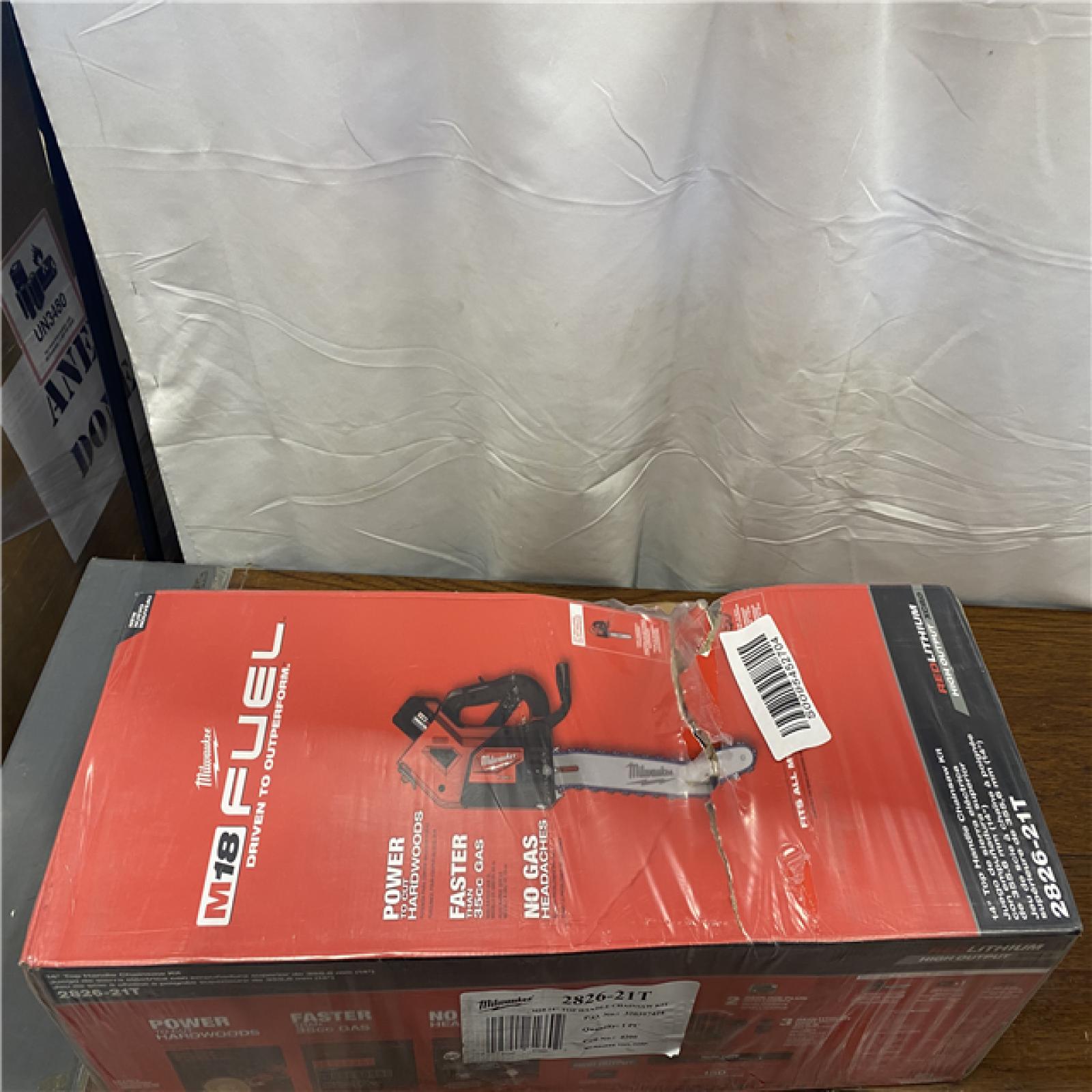 NEW Refurbished Milwaukee 2826-21T M18 FUEL 14  18V Lithium-Ion Brushless Cordless Battery Top Handle Chainsaw Kit W/8.0 Ah Battery & Rapid Charger