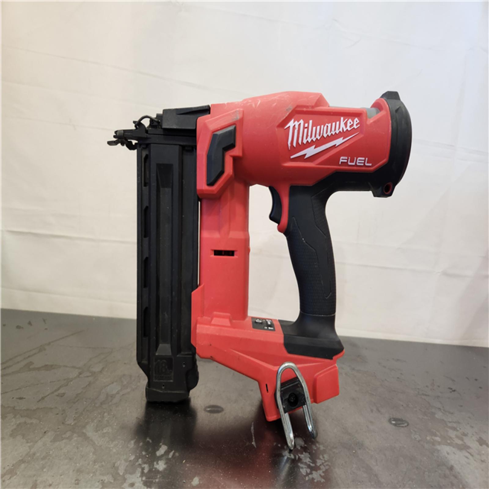AS-IS- Milwaukee M18 FUEL 18 Gauge Brad Nailer