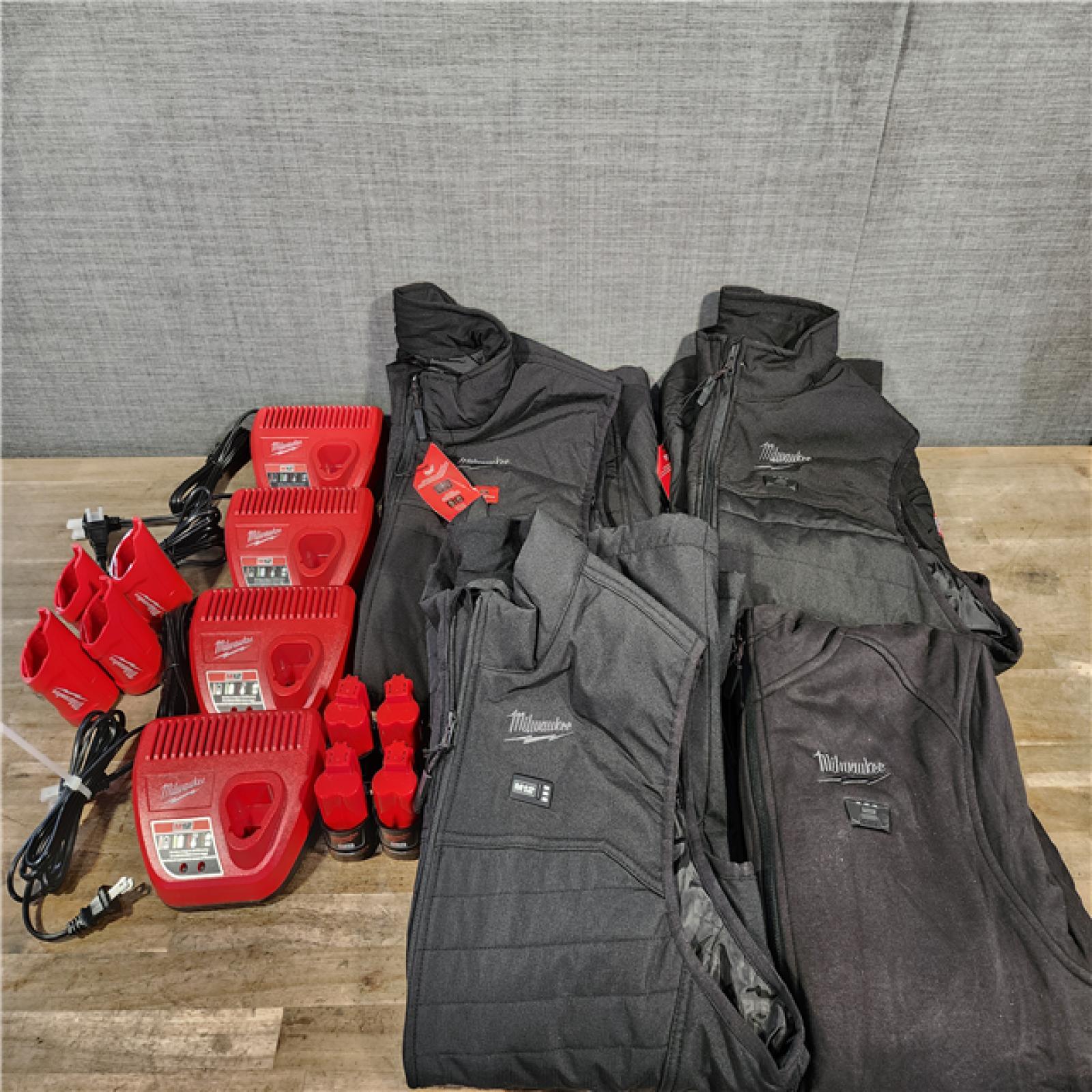 HOUSTON LOCATION - AS-IS MILWAUKEE 4 HEATED CLOTHING COMBO KIT