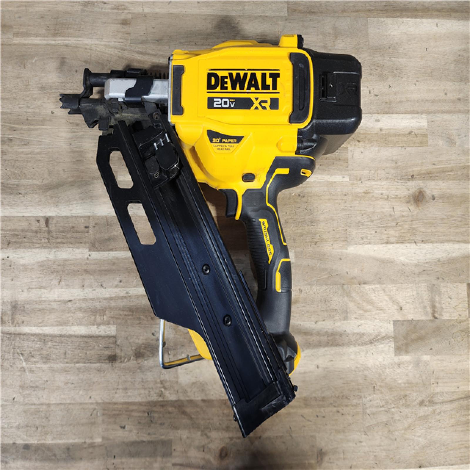 HOUSTON LOCATION - AS-IS DEWALT 20-Volt 30° Cordless Framing Nailer (Tool-Only)