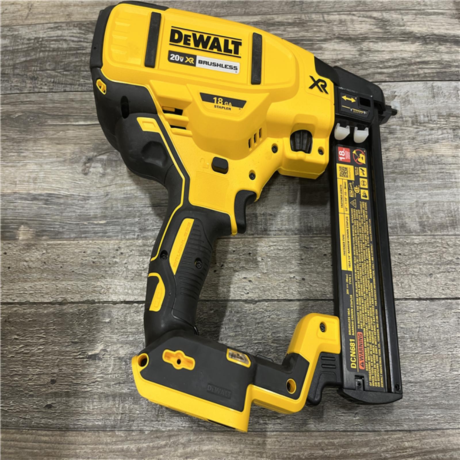 AS-IS DEWALT 20V MAX XR Lithium-Ion Cordless 18-Gauge Narrow Crown Stapler Kit