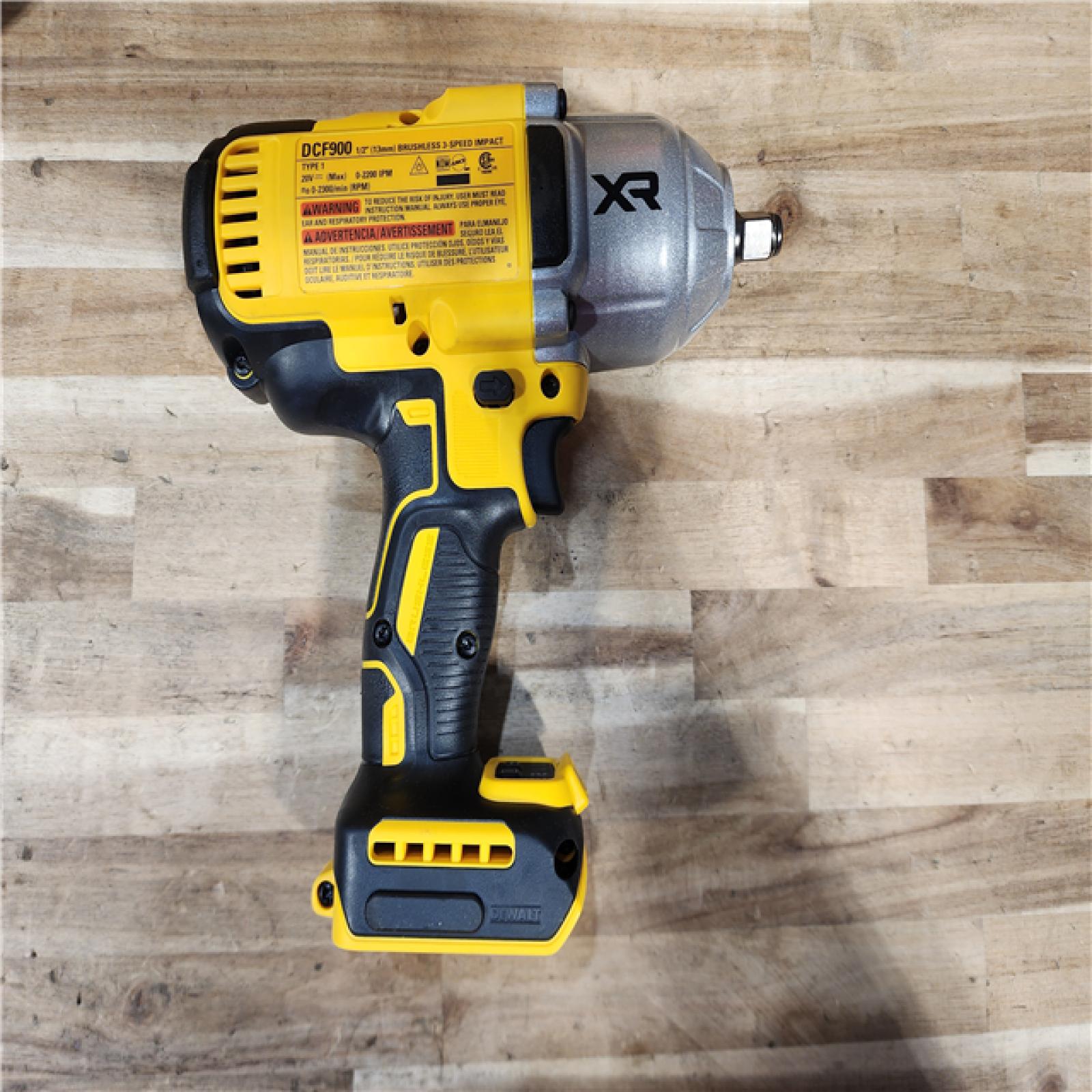 HOUSTON LOCATION - AS-IS (APPEARS LIKE NEW) DEWALT 20V MAX Lithium-Ion Cordless 1/2 in. Impact Wrench Kit