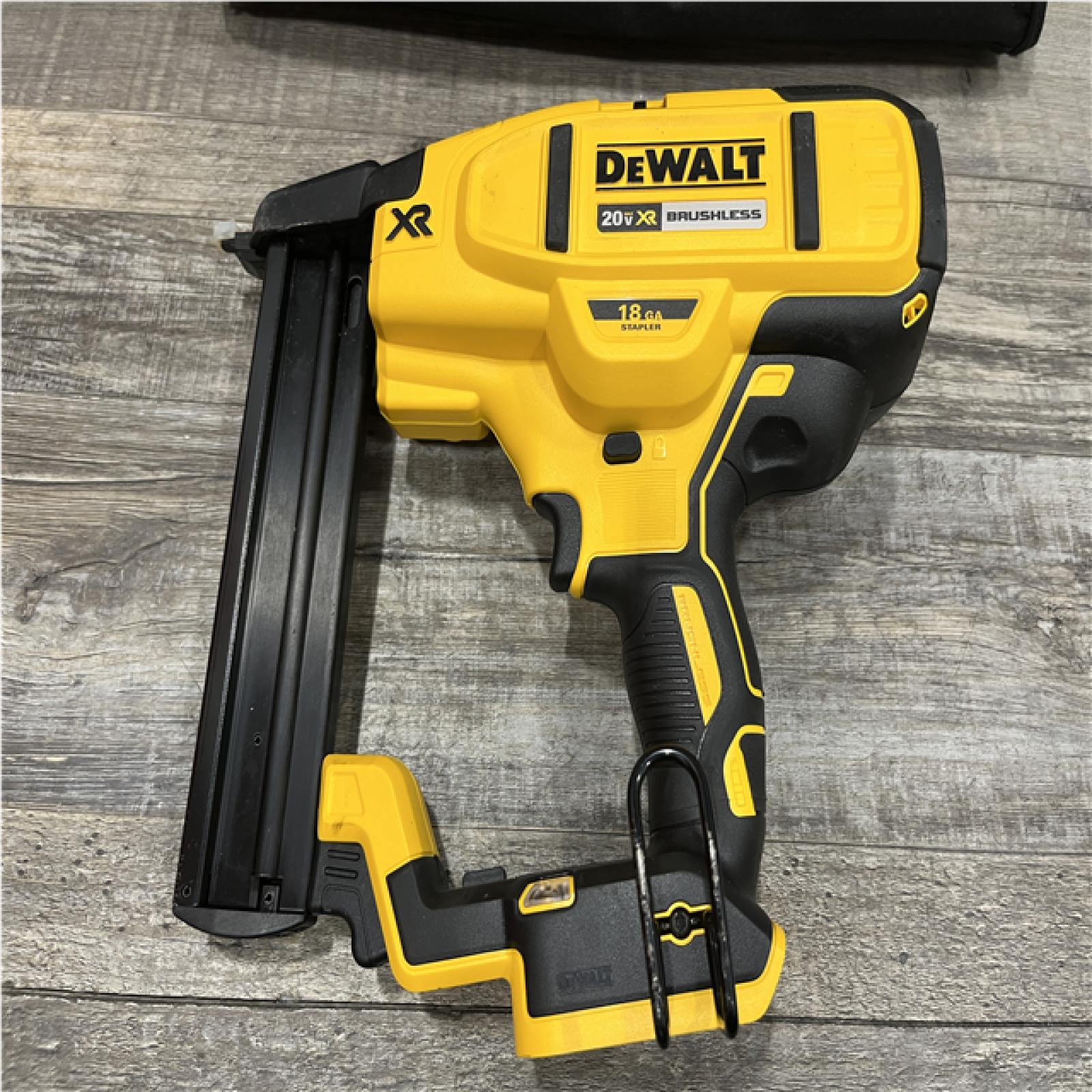 AS-IS DEWALT 20V MAX XR Lithium-Ion Cordless 18-Gauge Narrow Crown Stapler Kit