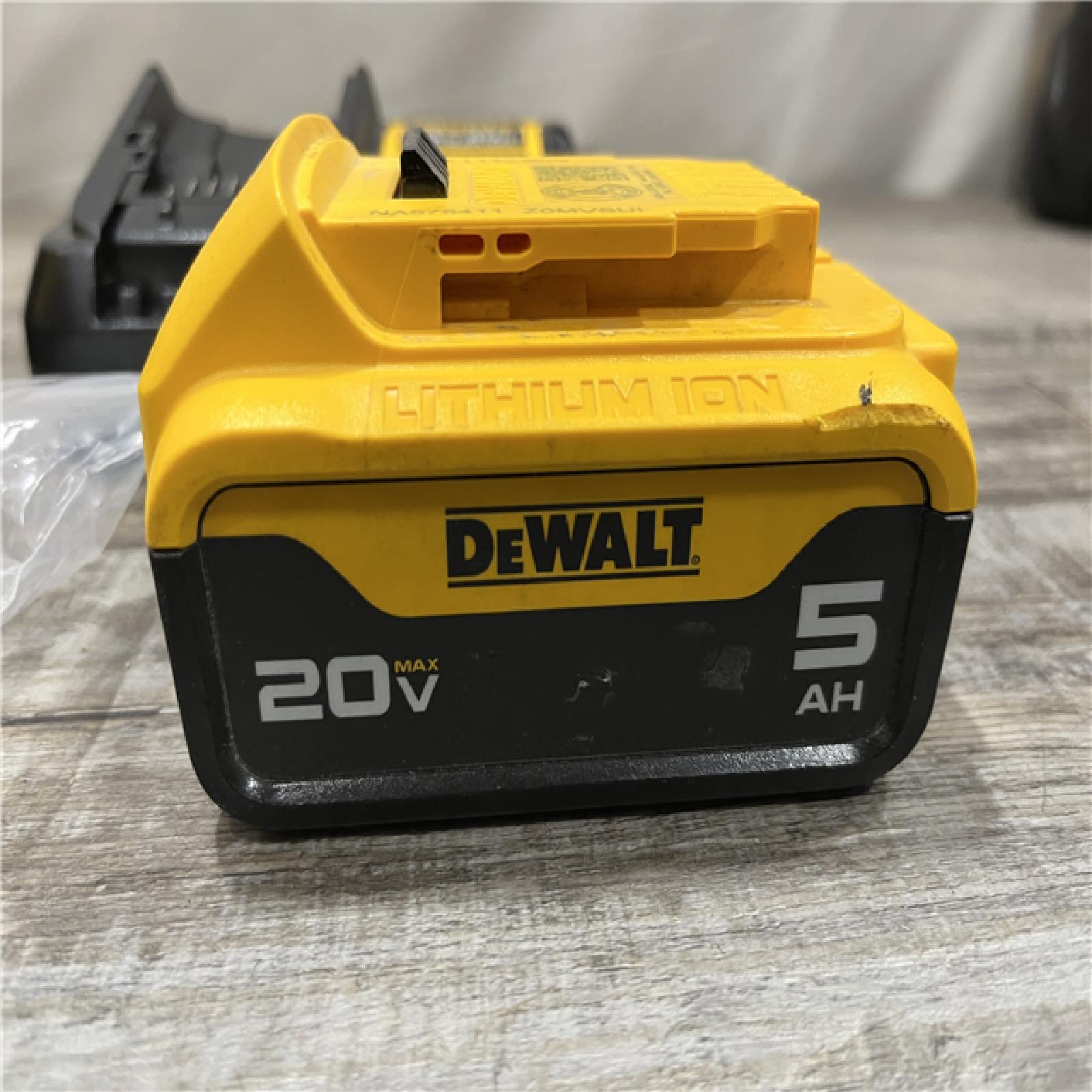 AS-IS DEWALT ATOMIC 20V MAX Lithium-Ion Cordless 1/4 in. Brushless Impact Driver Kit