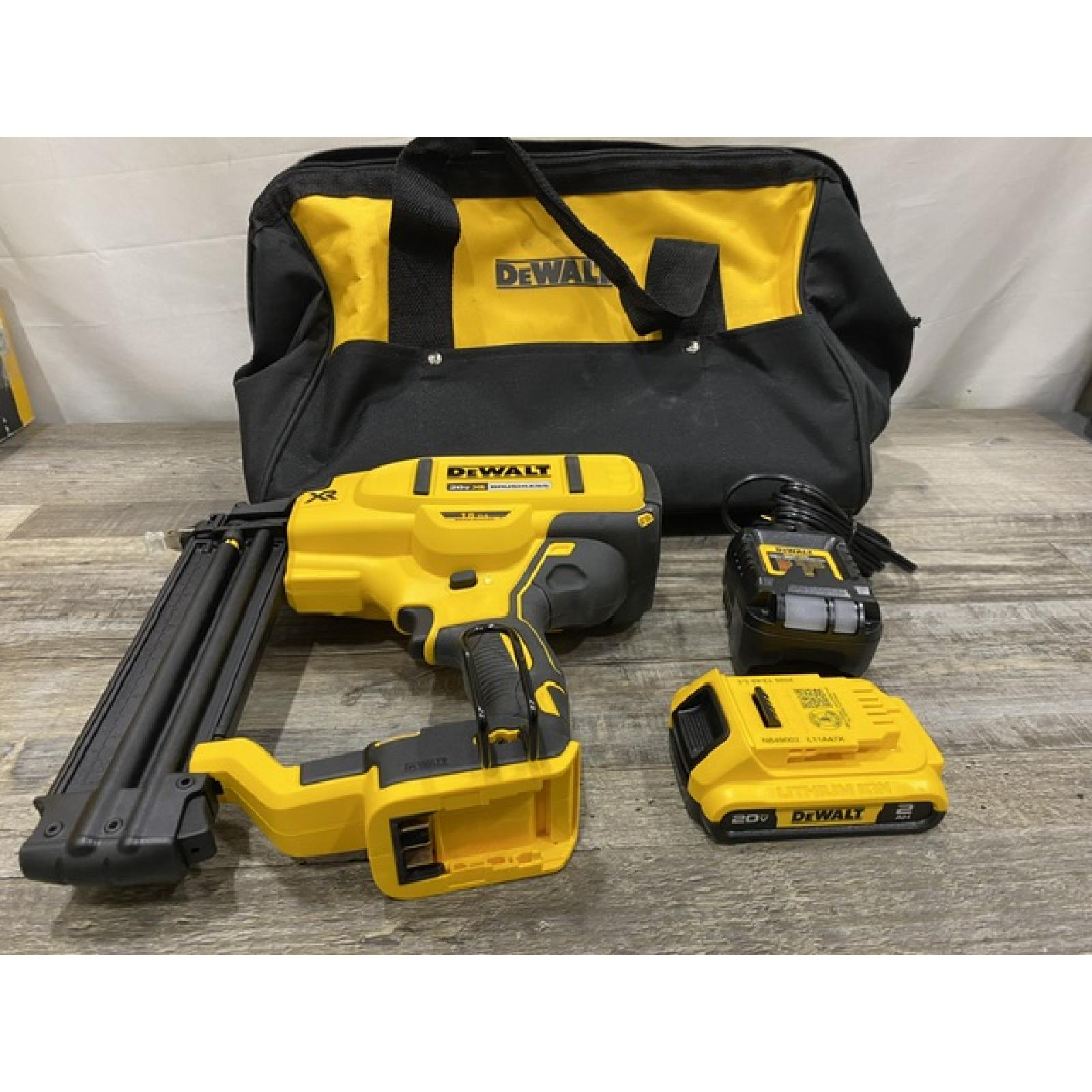 AS-IS DEWALT 20V MAX XR 18 Gauge Brad Nailer Kit