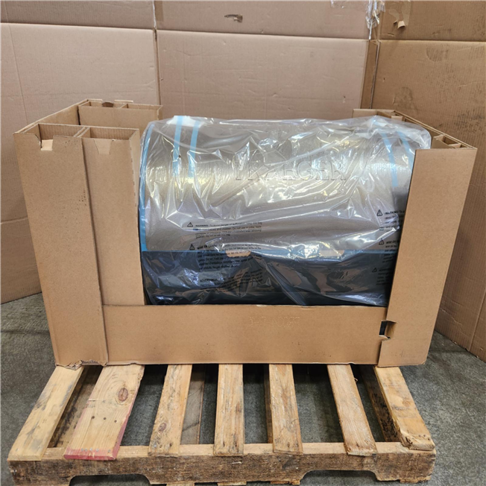 Phoenix NEW Traeger Pro Series 34-Pellet Grill and Smoker in Bronze (SEALED)